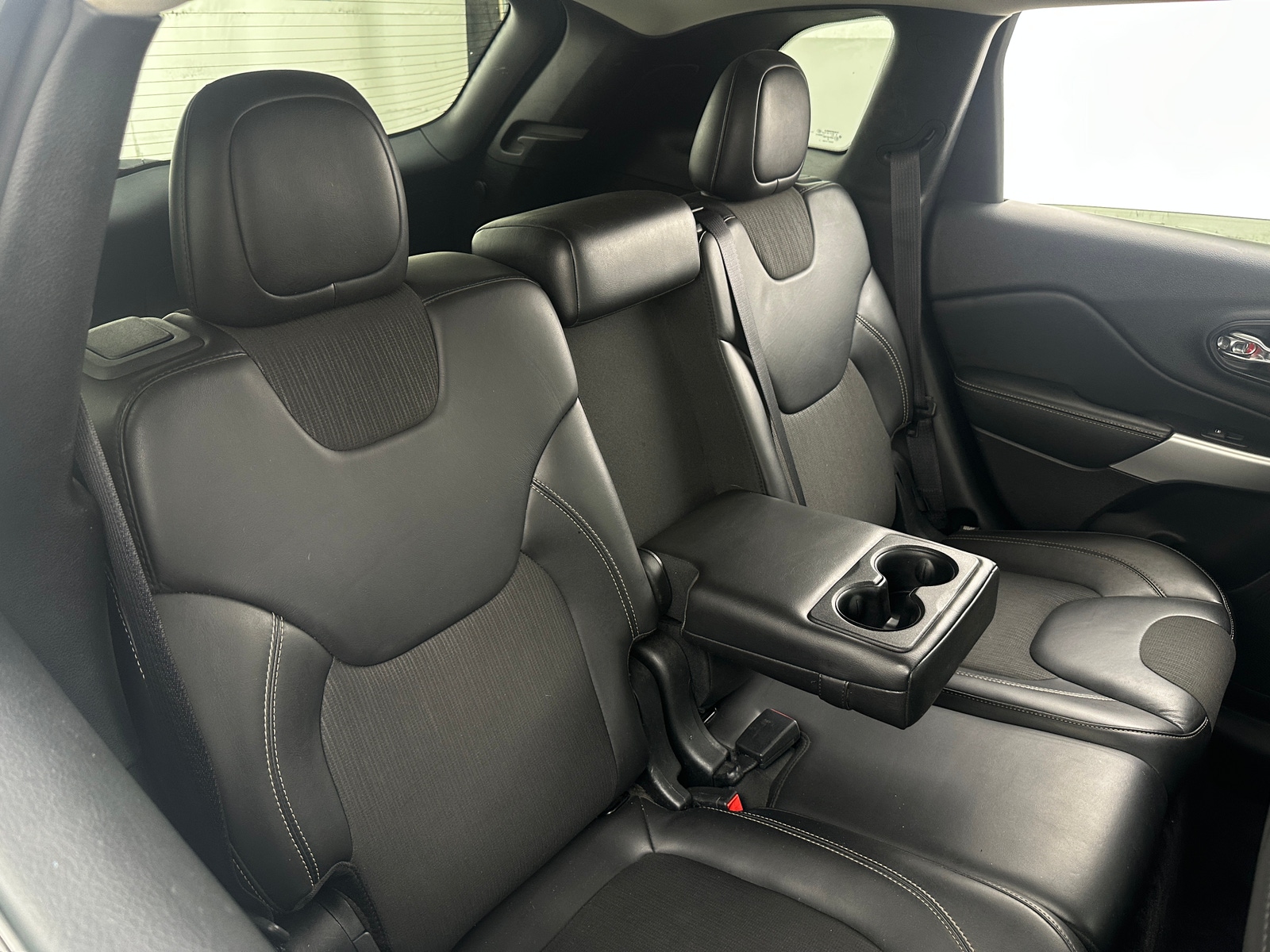 Thumbnail: 2018 Jeep Cherokee - 6