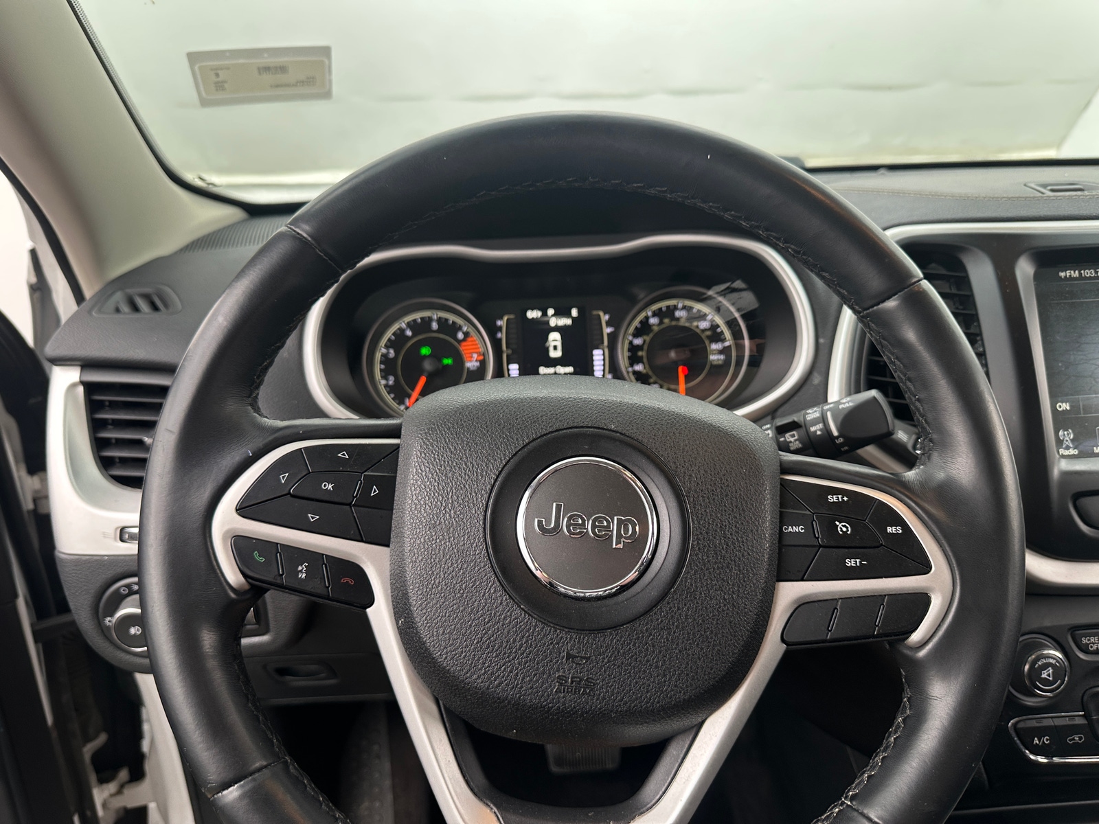 Thumbnail: 2018 Jeep Cherokee - 5