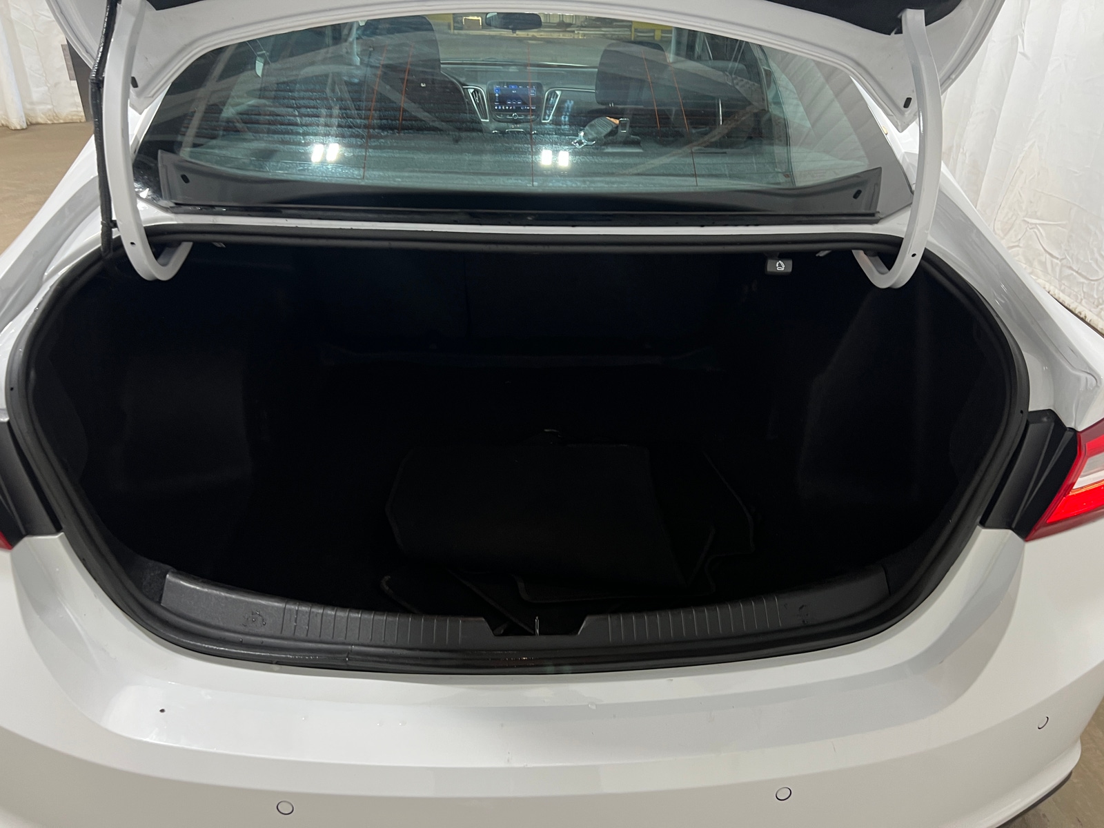 Thumbnail: 2024 Chevrolet Malibu - 7