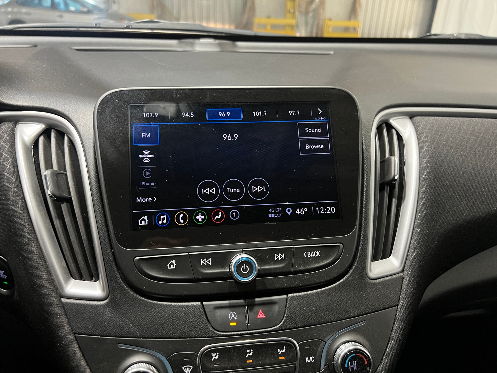 Thumbnail: 2024 Chevrolet Malibu - 4