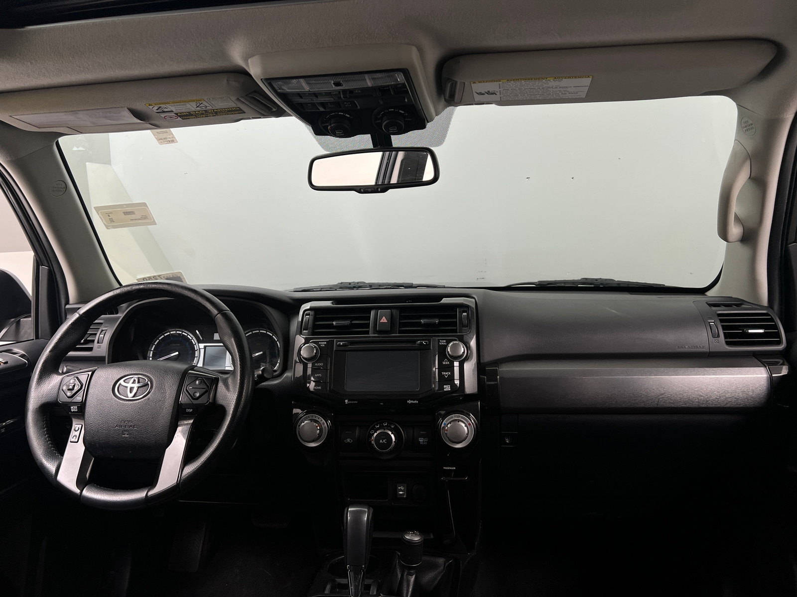 Thumbnail: 2015 Toyota 4Runner - 3