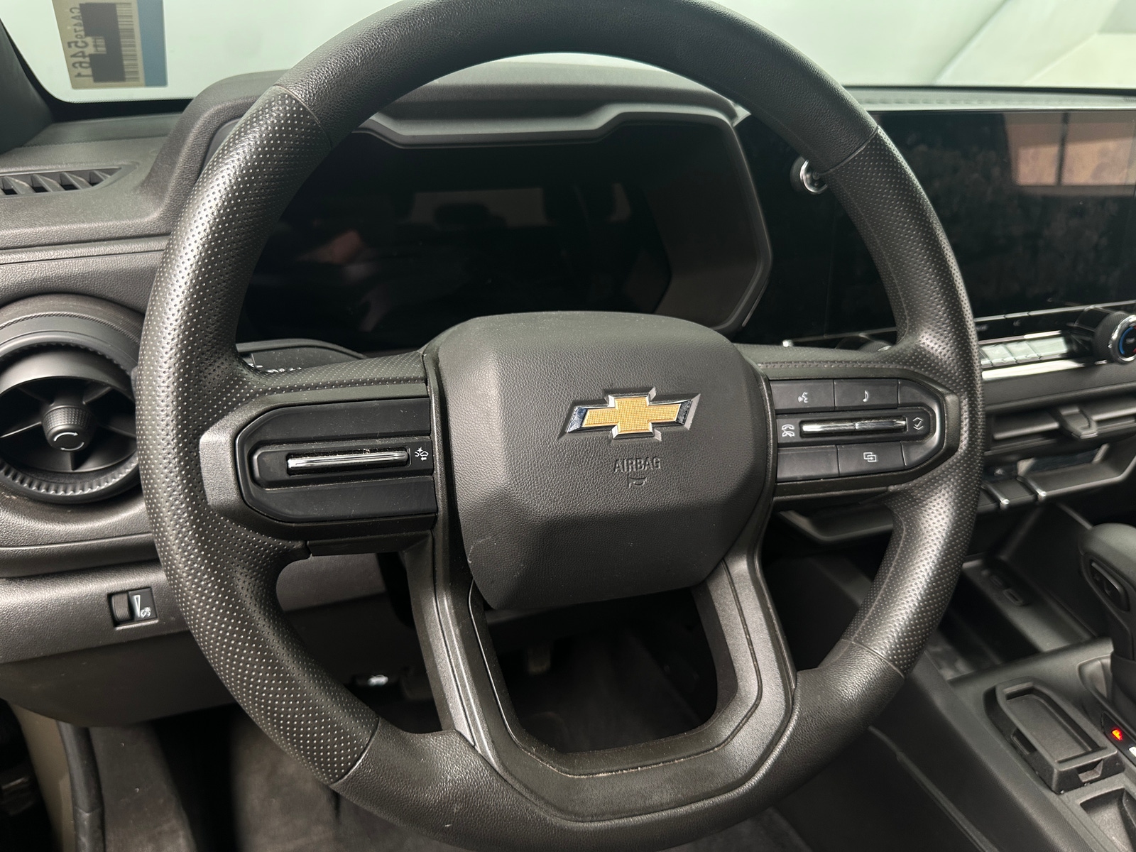 Thumbnail: 2024 Chevrolet Colorado - 5
