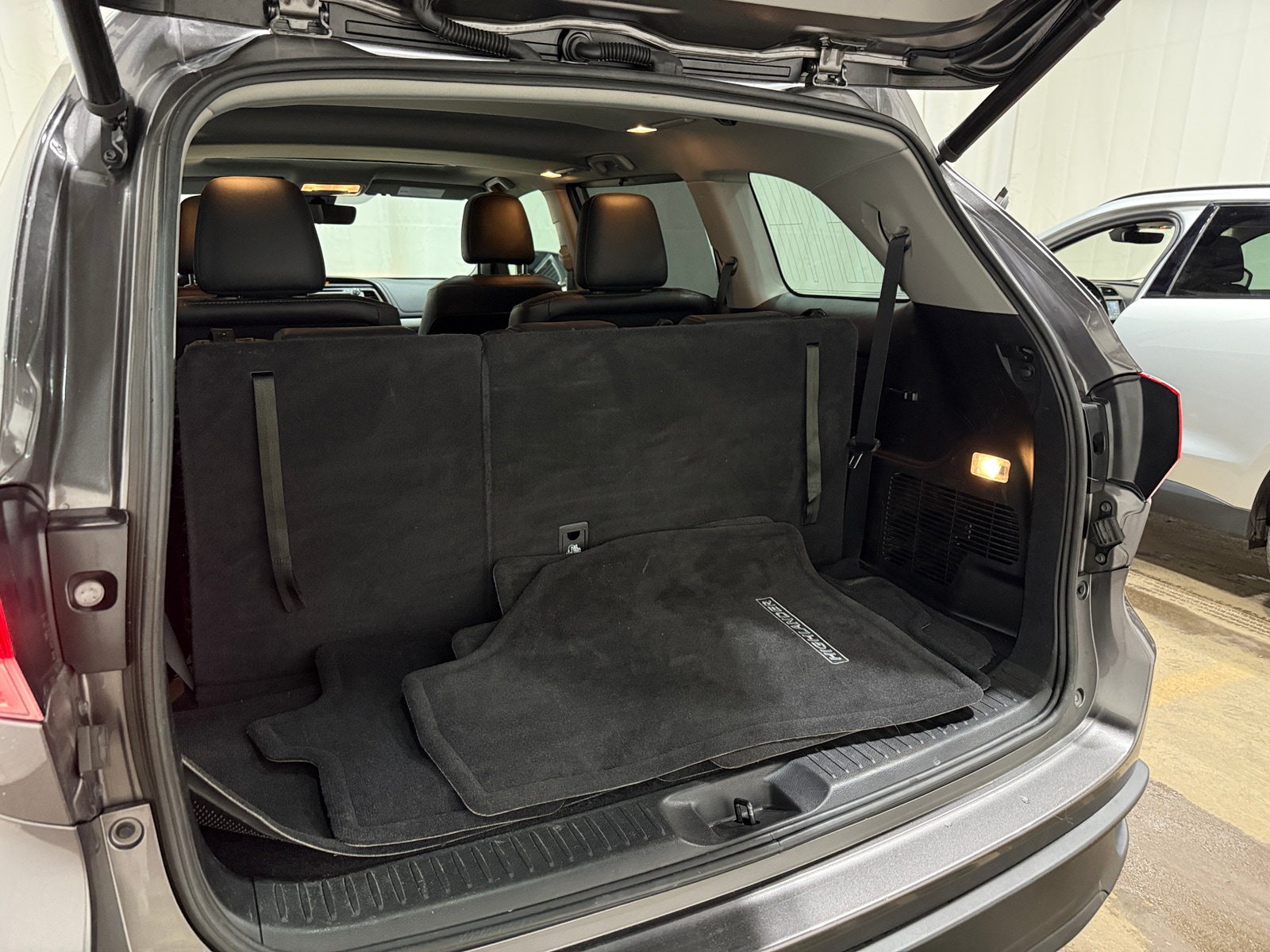 Thumbnail: 2019 Toyota Highlander - 6