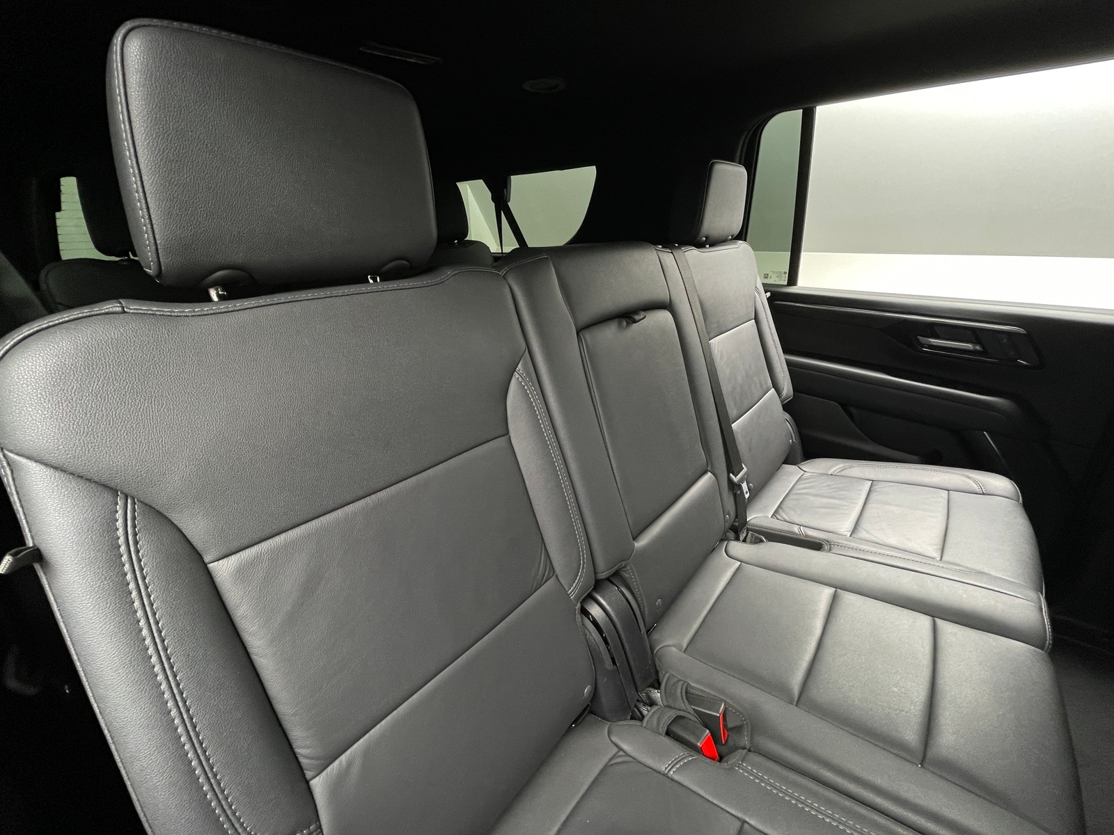 Thumbnail: 2025 Chevrolet Suburban - 5