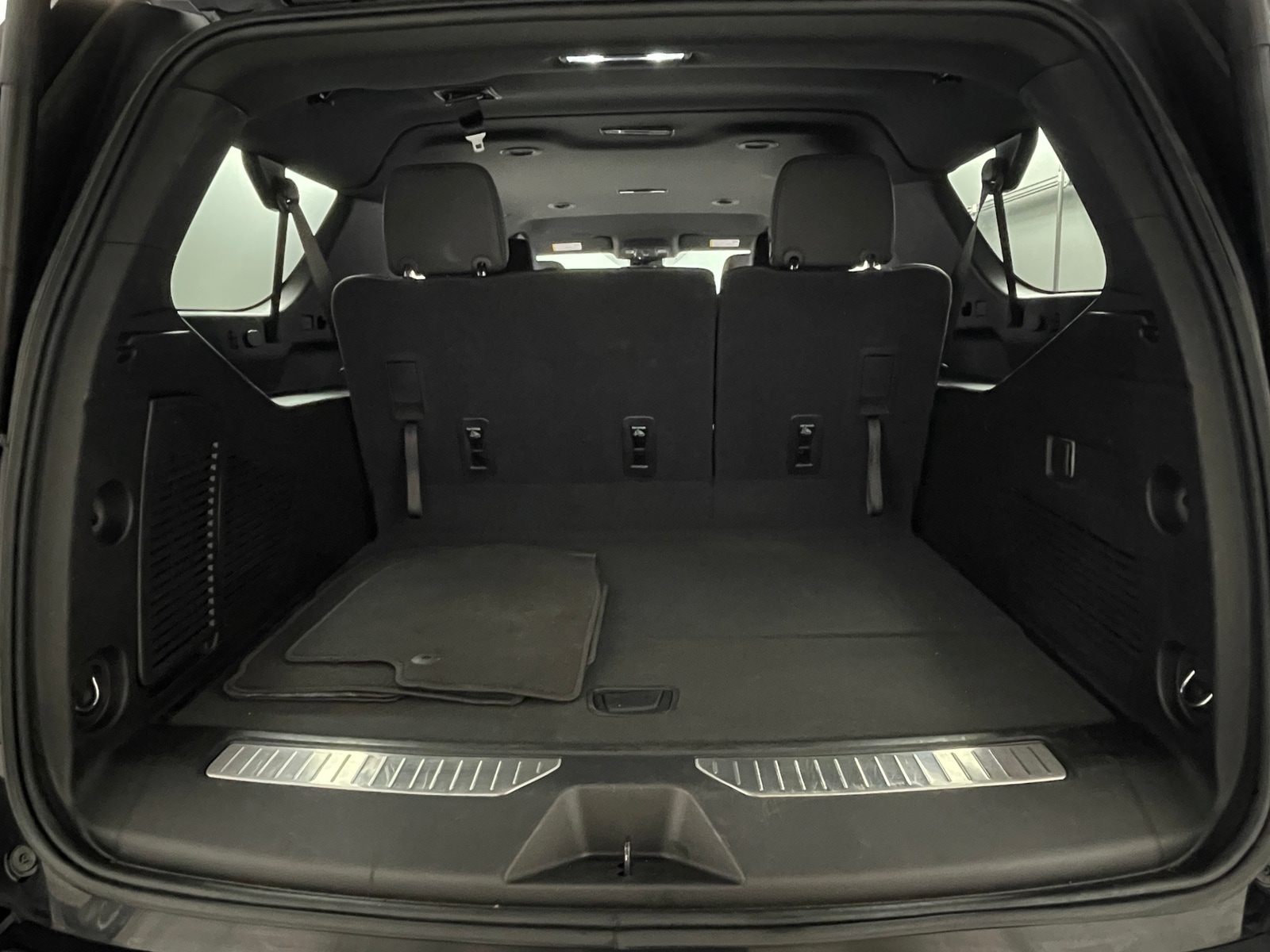 Thumbnail: 2025 Chevrolet Suburban - 6