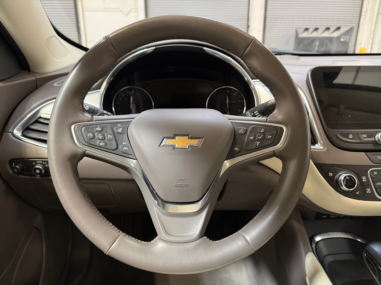 Thumbnail: 2024 Chevrolet Malibu - 4