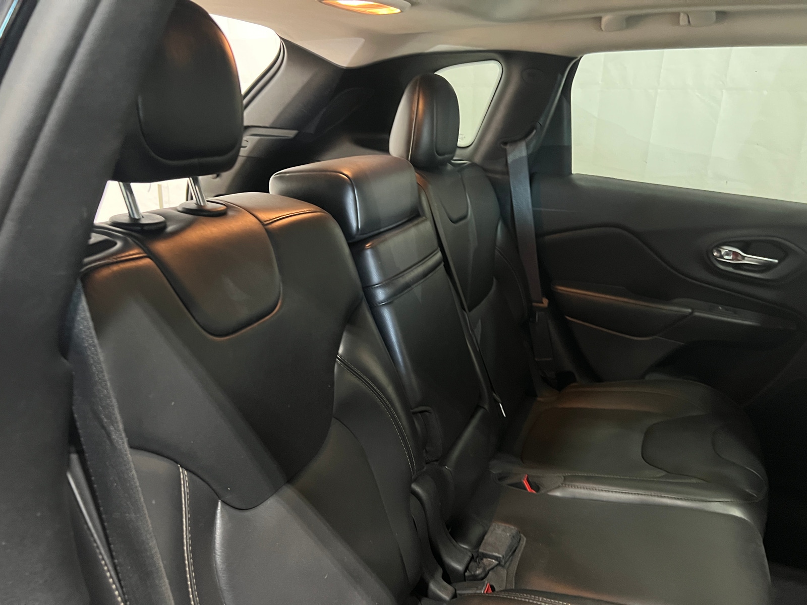 Thumbnail: 2018 Jeep Cherokee - 5