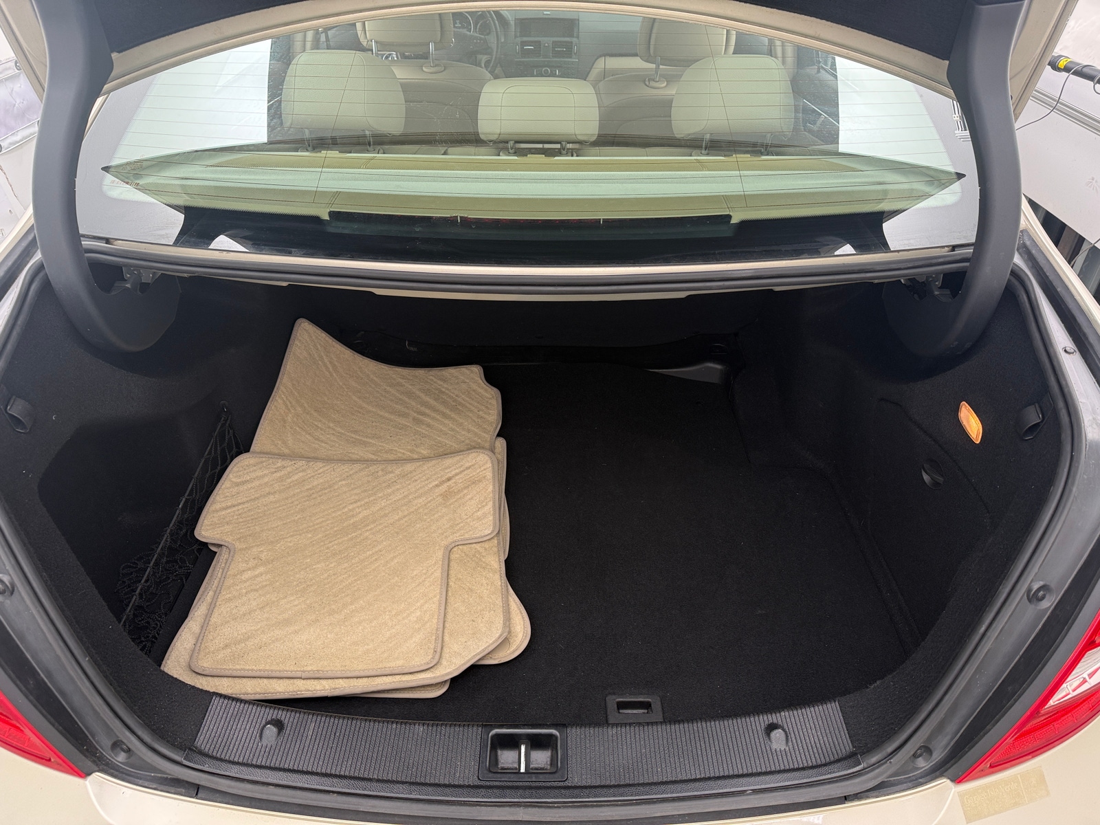 Thumbnail: 2011 Mercedes-Benz C-Class - 6