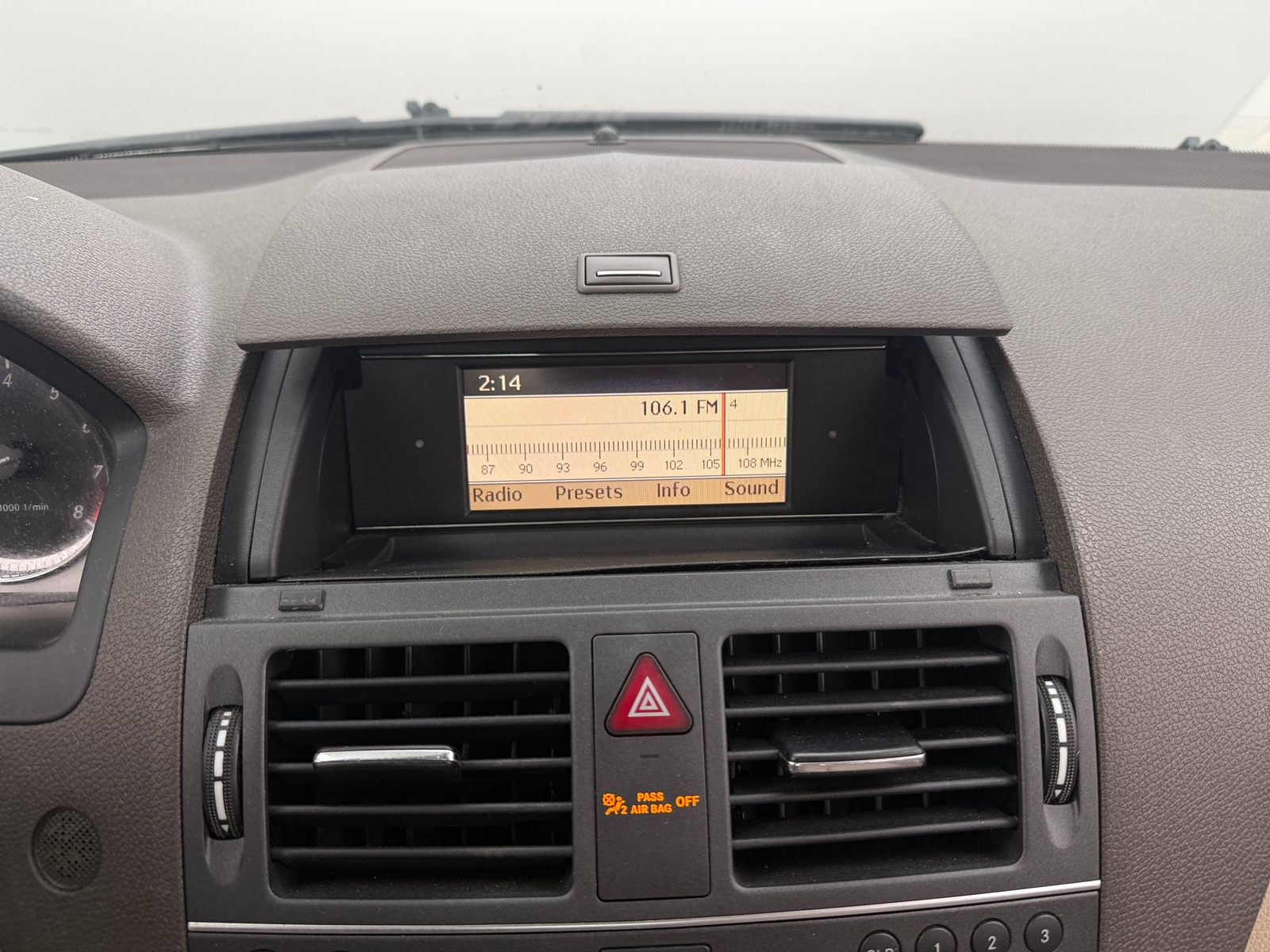 Thumbnail: 2011 Mercedes-Benz C-Class - 3