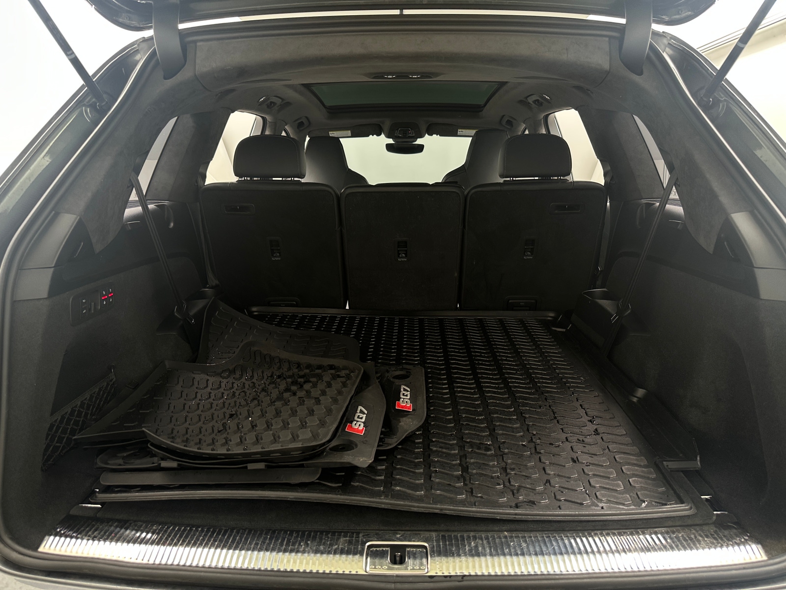 Thumbnail: 2022 Audi SQ7 - 6