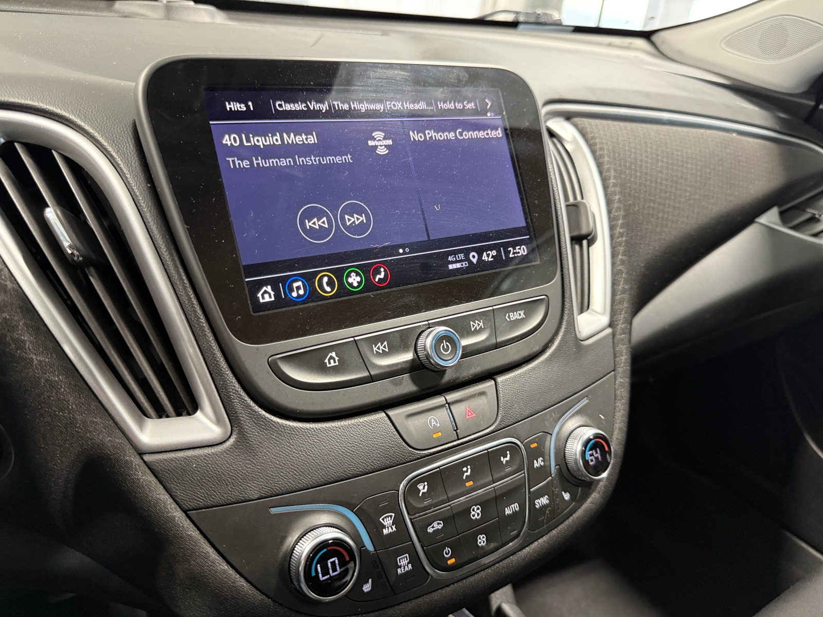 Thumbnail: 2024 Chevrolet Malibu - 4