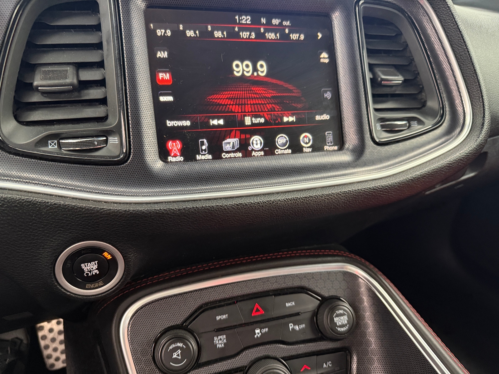 Thumbnail: 2016 Dodge Challenger - 2