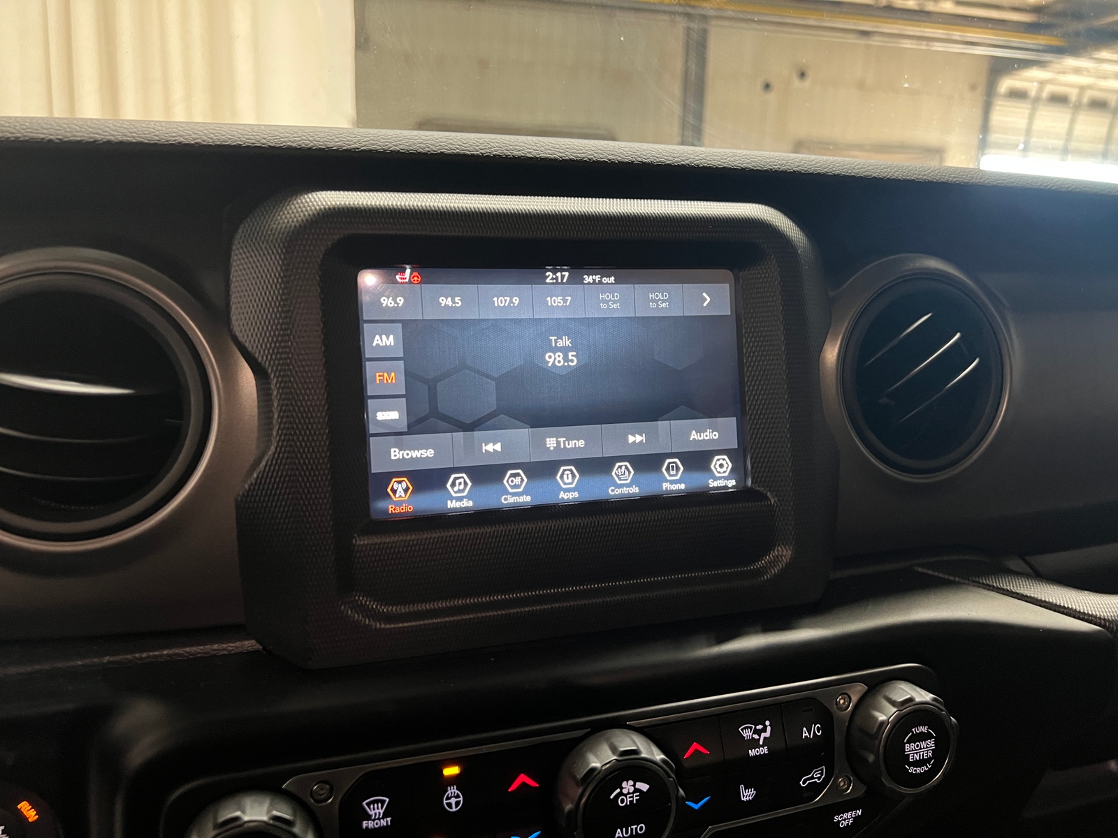 Thumbnail: 2022 Jeep Gladiator - 4