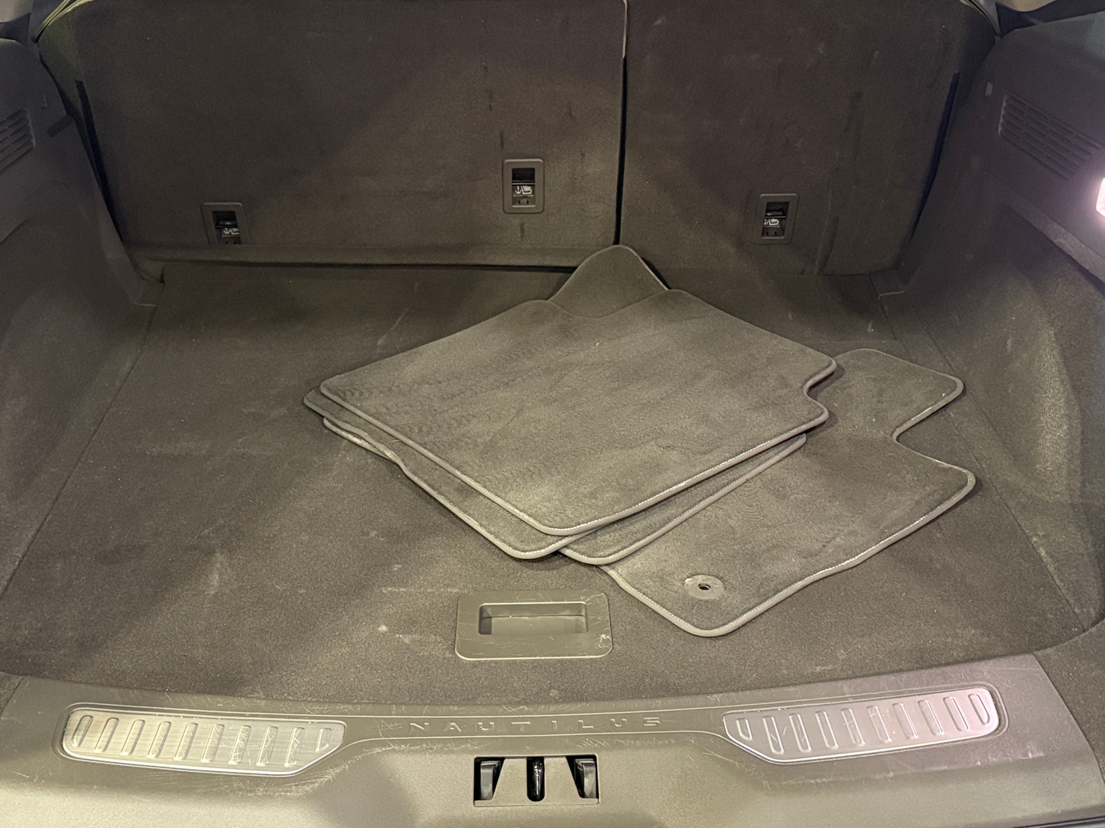 Thumbnail: 2025 Lincoln Nautilus - 6