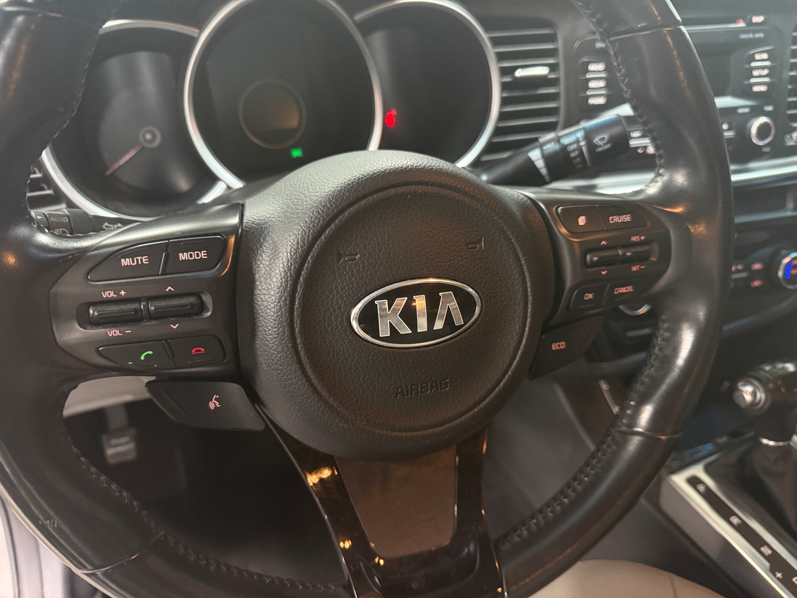 Thumbnail: 2015 Kia Optima - 4