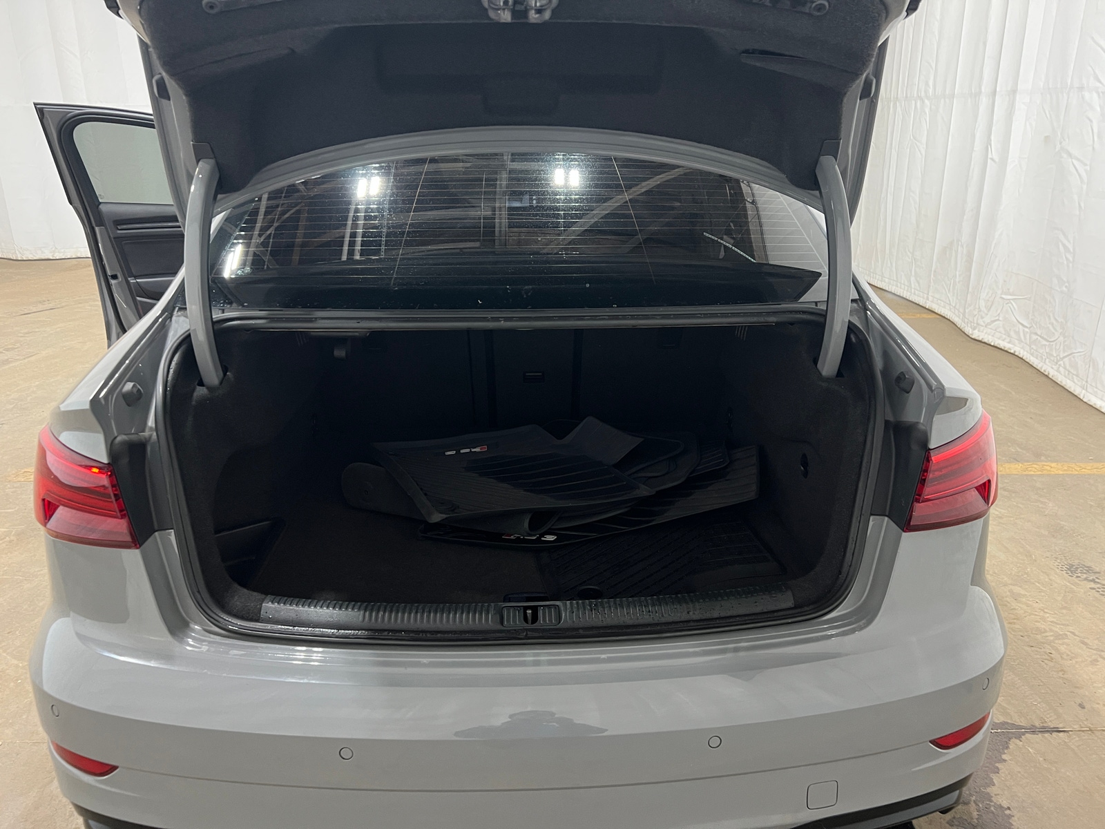 Thumbnail: 2018 Audi RS 3 - 6