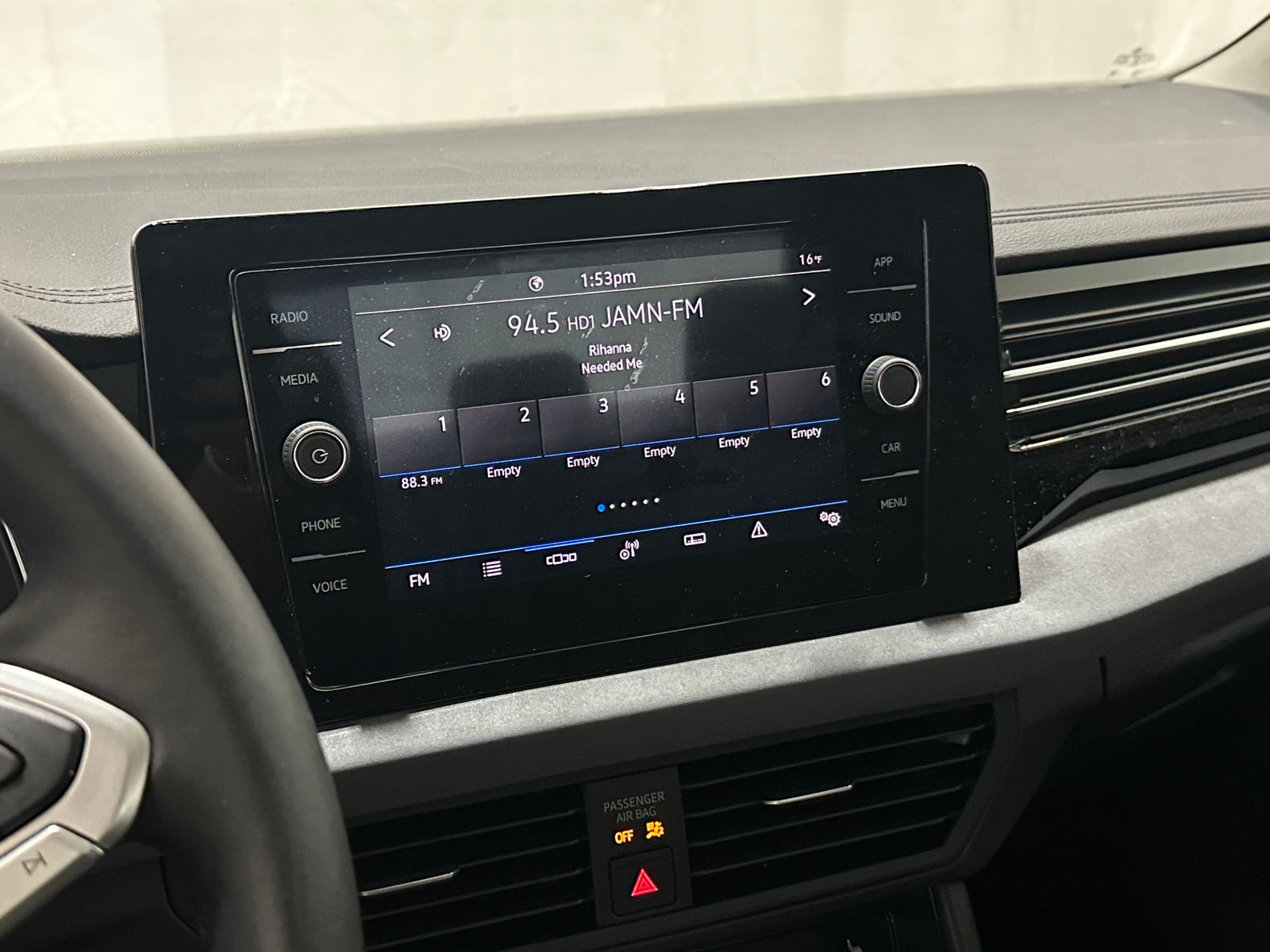 Thumbnail: 2025 Volkswagen Jetta - 3