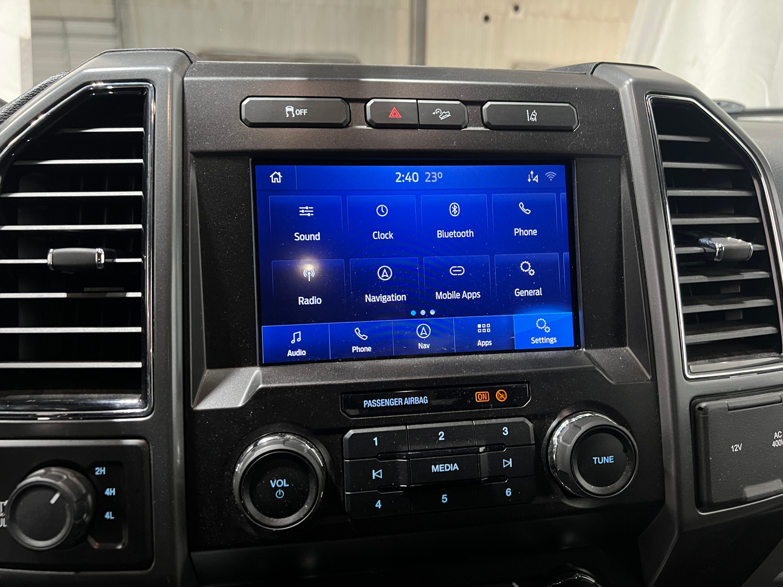 Thumbnail: 2020 Ford Econoline - 4