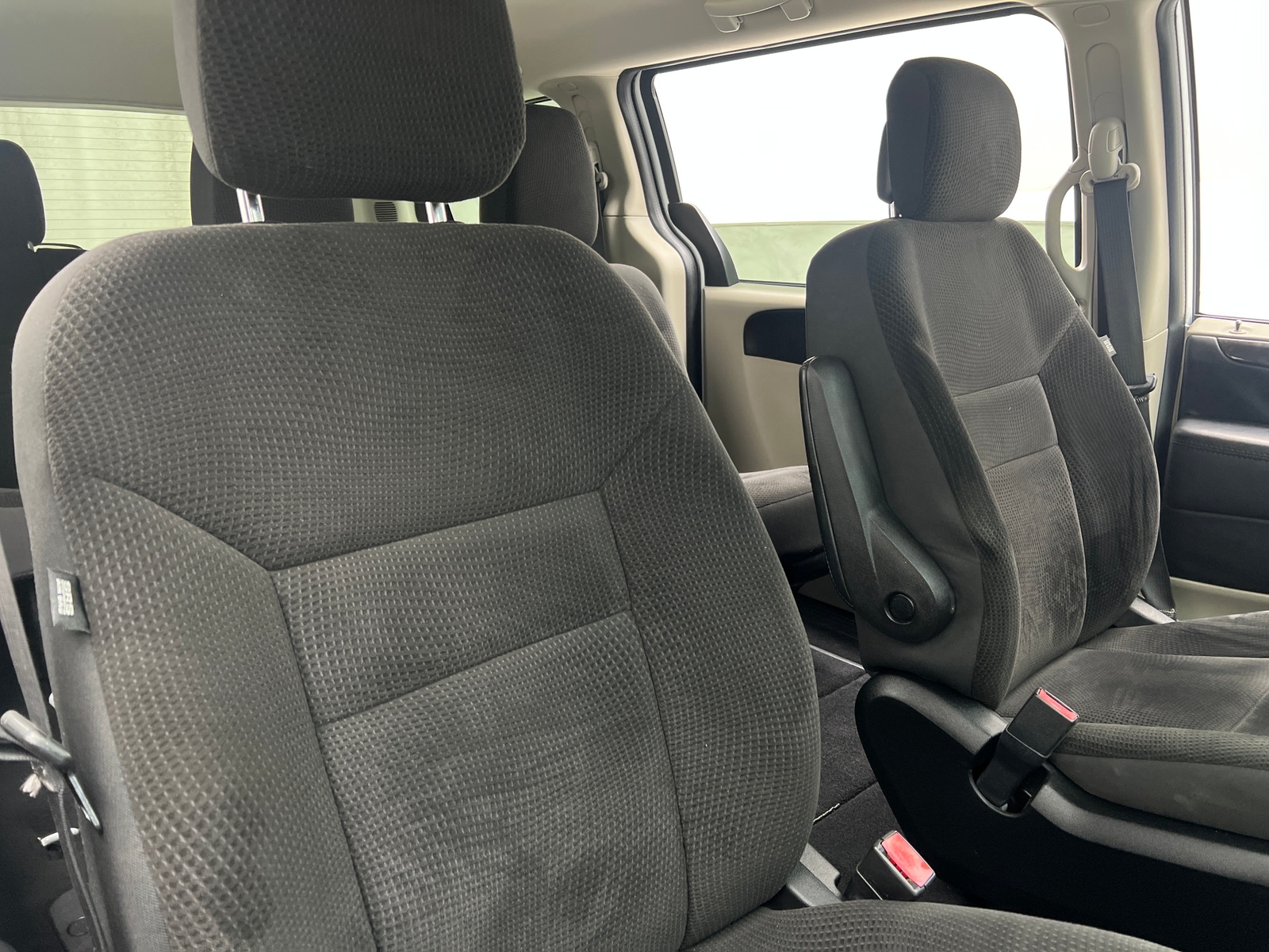 Thumbnail: 2018 Dodge Grand Caravan - 2