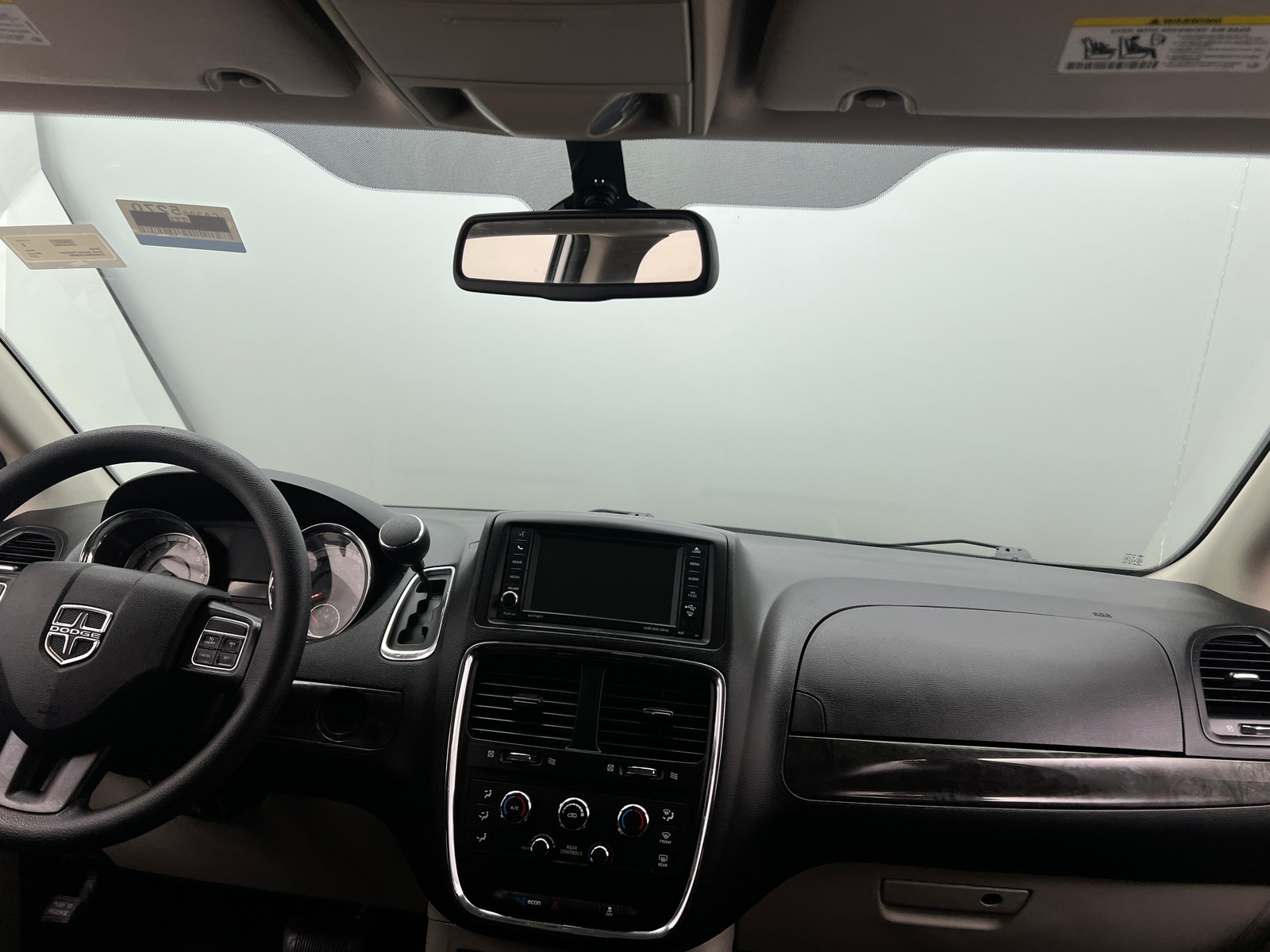 Thumbnail: 2018 Dodge Grand Caravan - 3