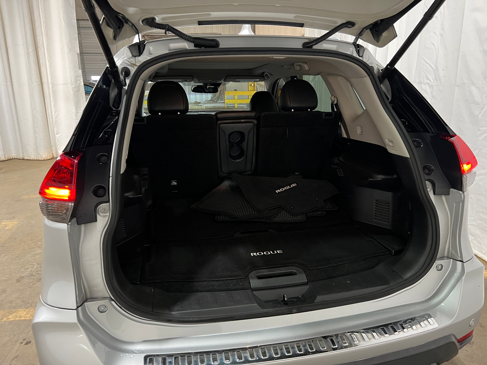 Thumbnail: 2020 Nissan Rogue - 6