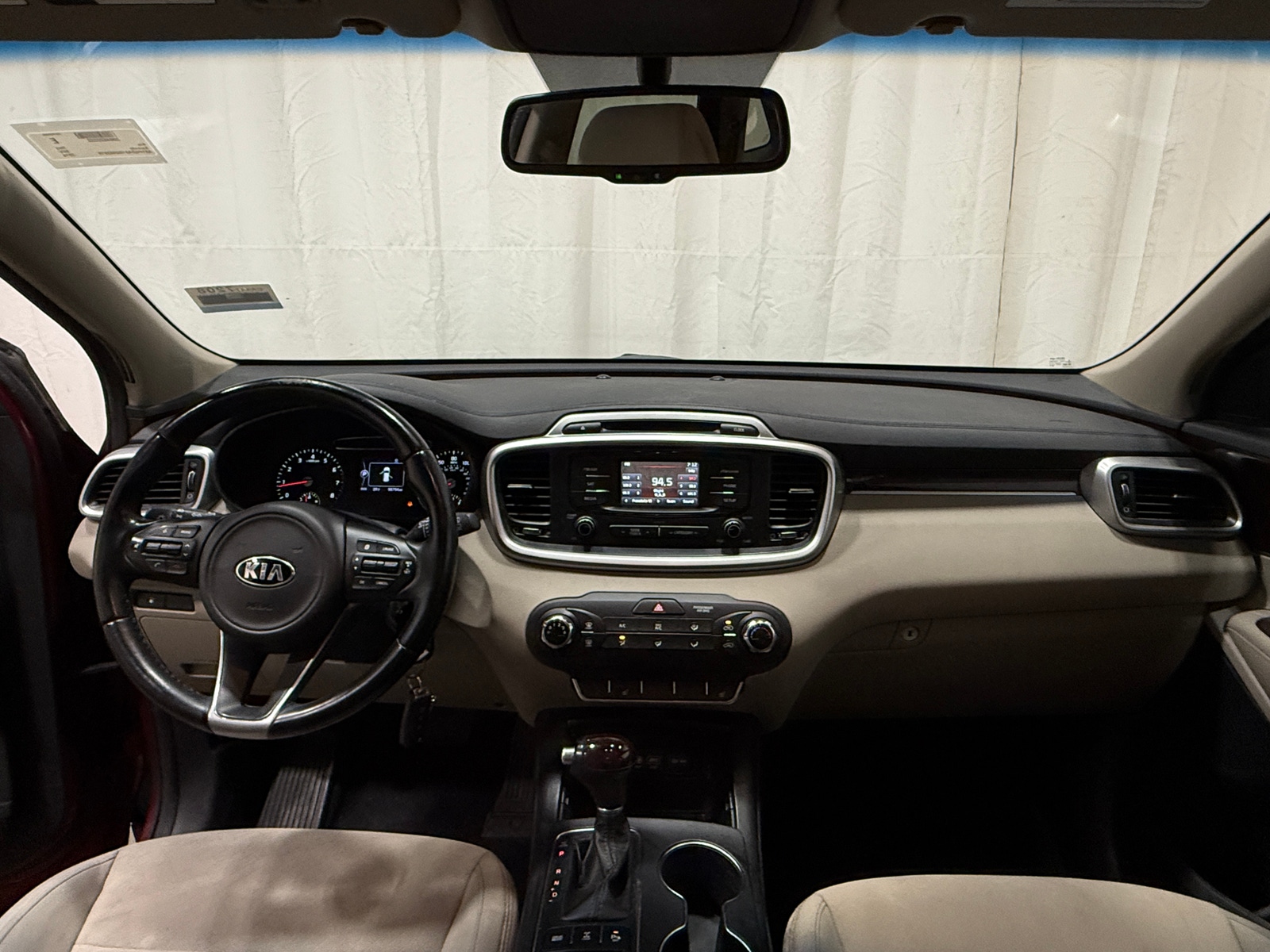 Thumbnail: 2016 Kia Sorento - 3