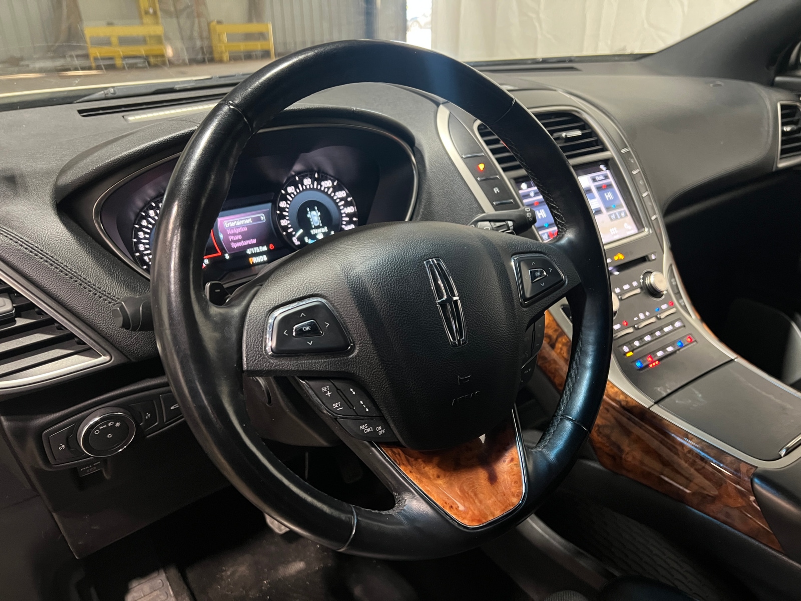 Thumbnail: 2018 Lincoln MKX - 4