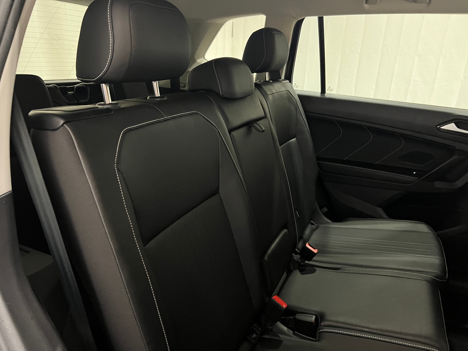 Thumbnail: 2023 Volkswagen Tiguan - 5