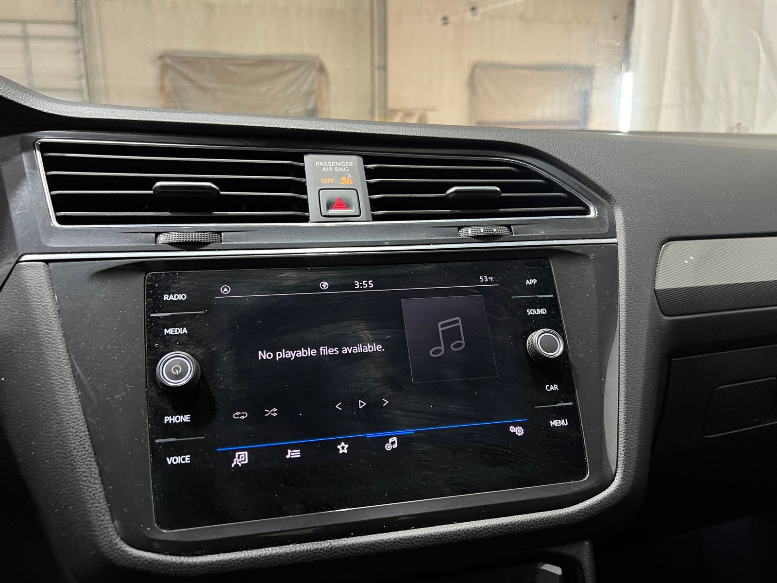 Thumbnail: 2023 Volkswagen Tiguan - 3