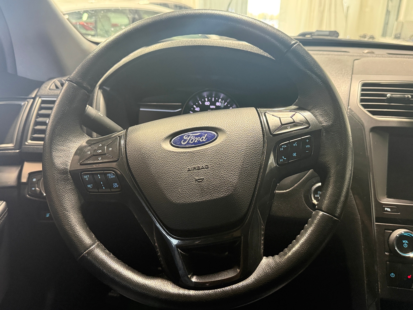 Thumbnail: 2018 Ford Explorer - 4