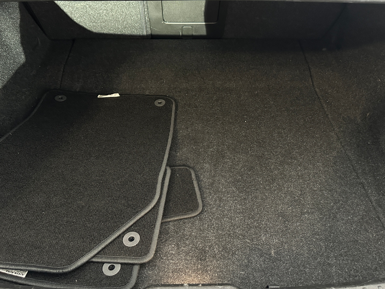 Thumbnail: 2020 Volvo S60 - 6