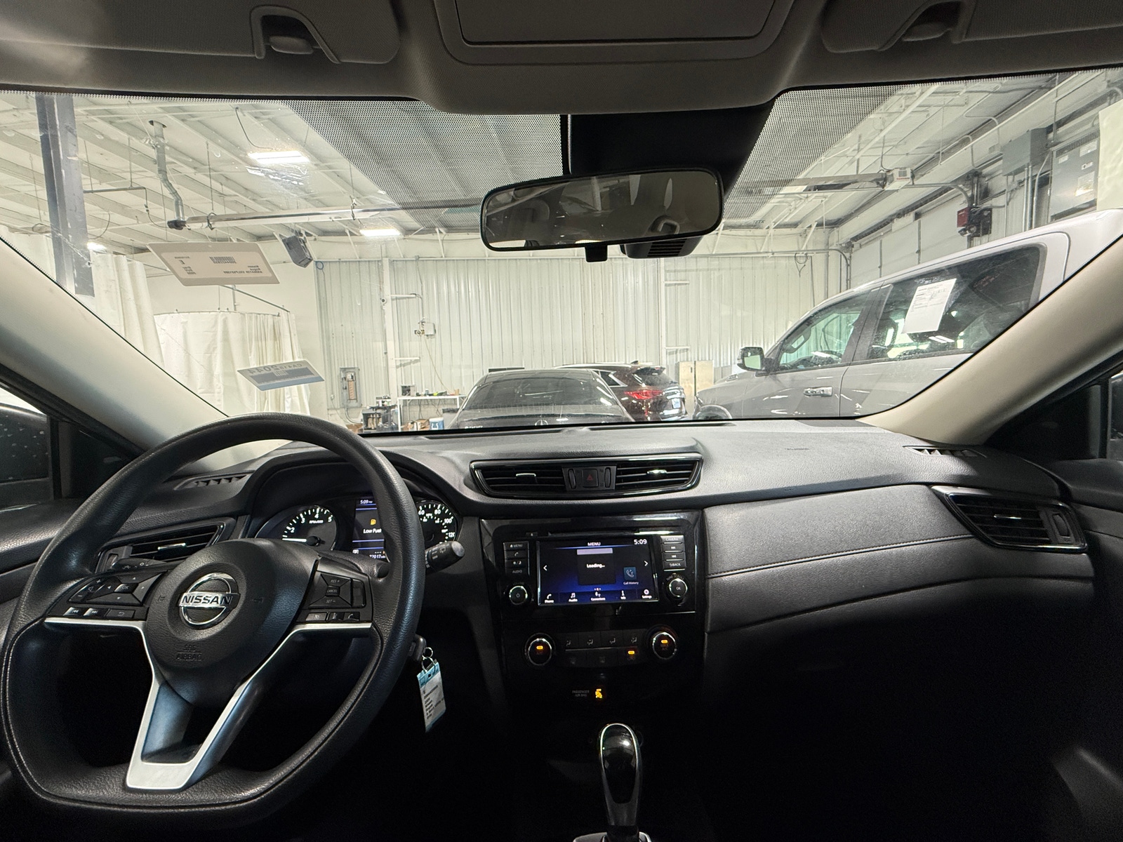 Thumbnail: 2020 Nissan Rogue - 3