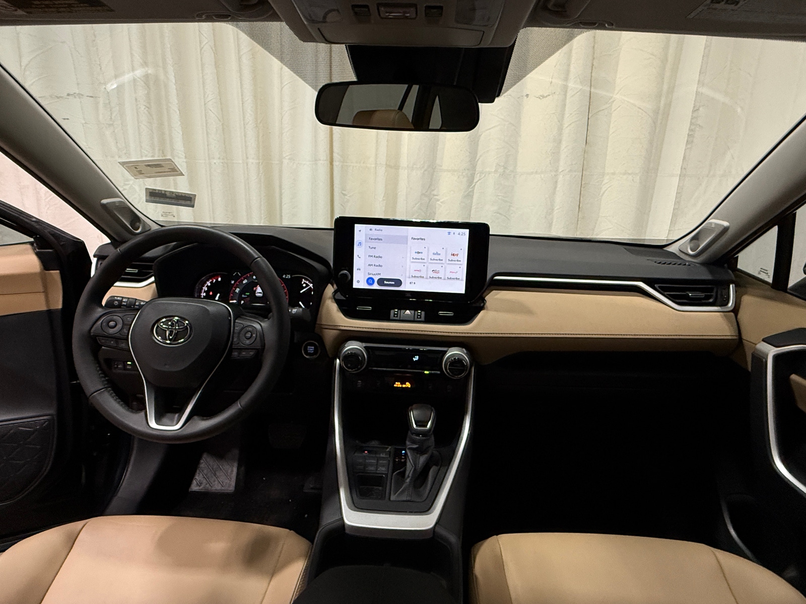 Thumbnail: 2025 Toyota RAV4 - 2