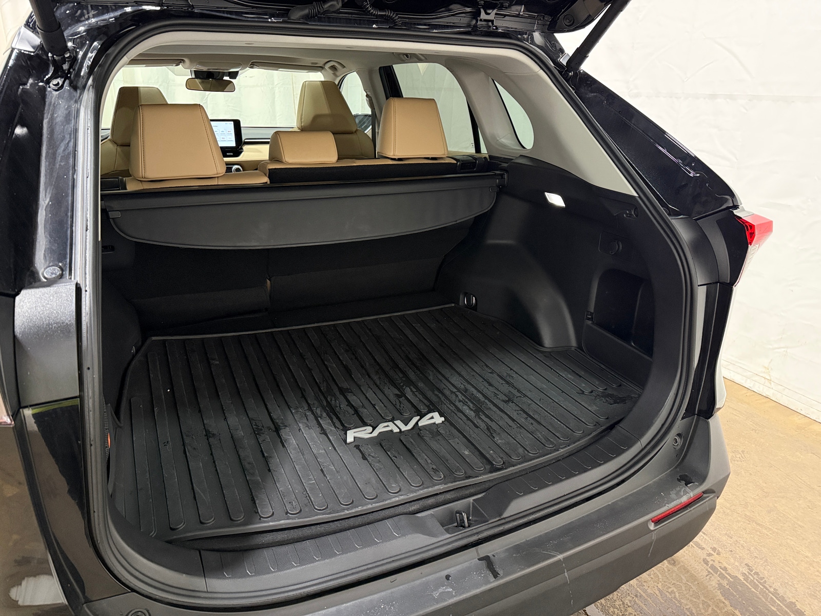 Thumbnail: 2025 Toyota RAV4 - 6