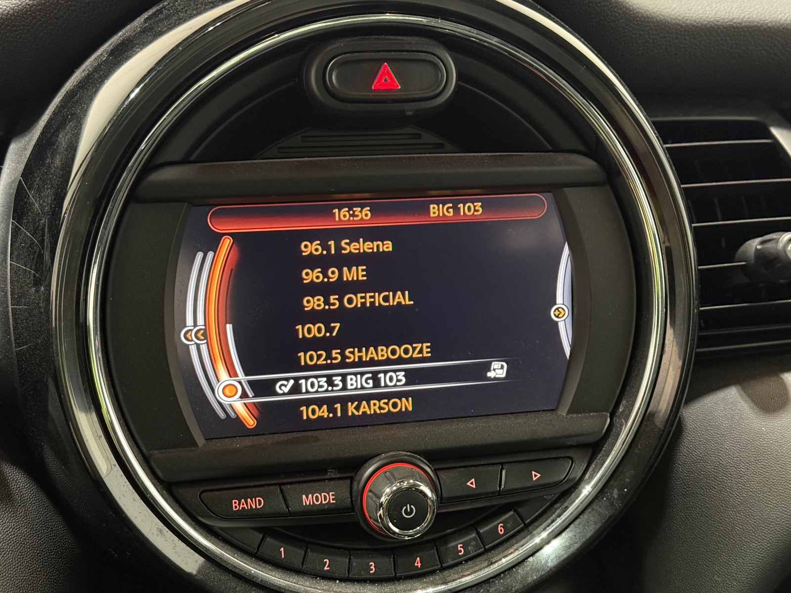 Thumbnail: 2015 MINI Cooper Hardtop - 3