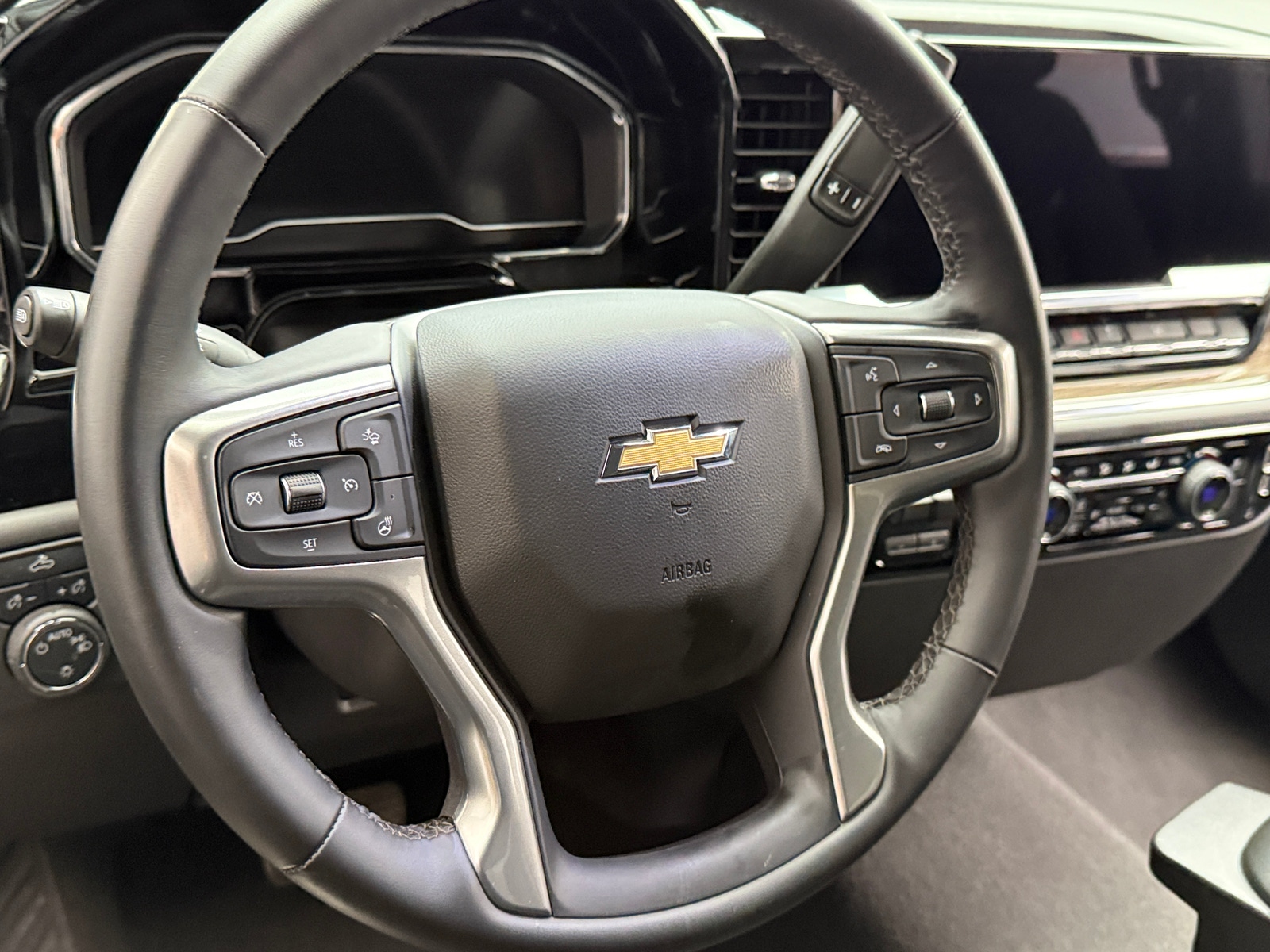 Thumbnail: 2025 Chevrolet Silverado 1500 - 5