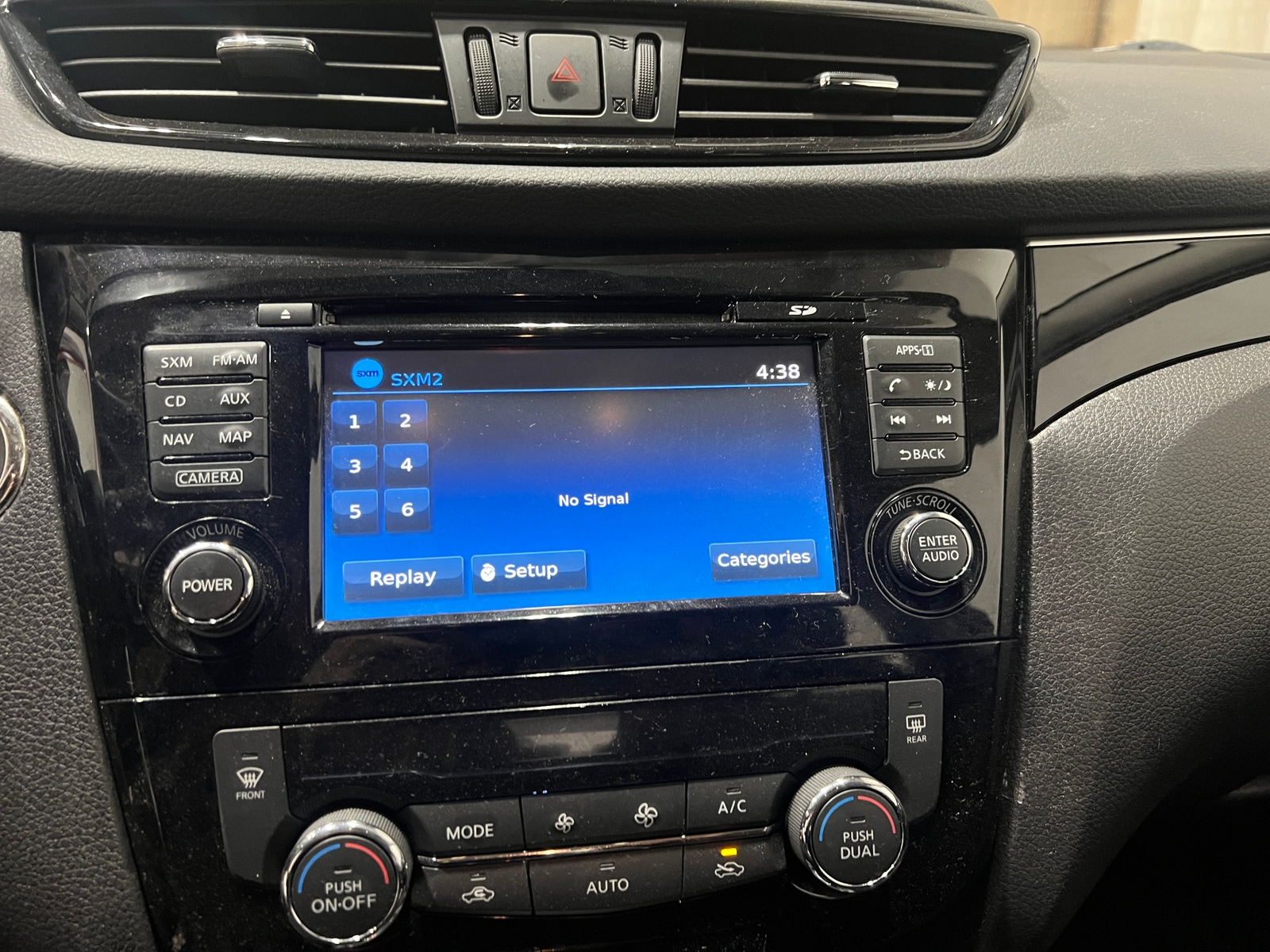 Thumbnail: 2018 Nissan Rogue Sport - 3