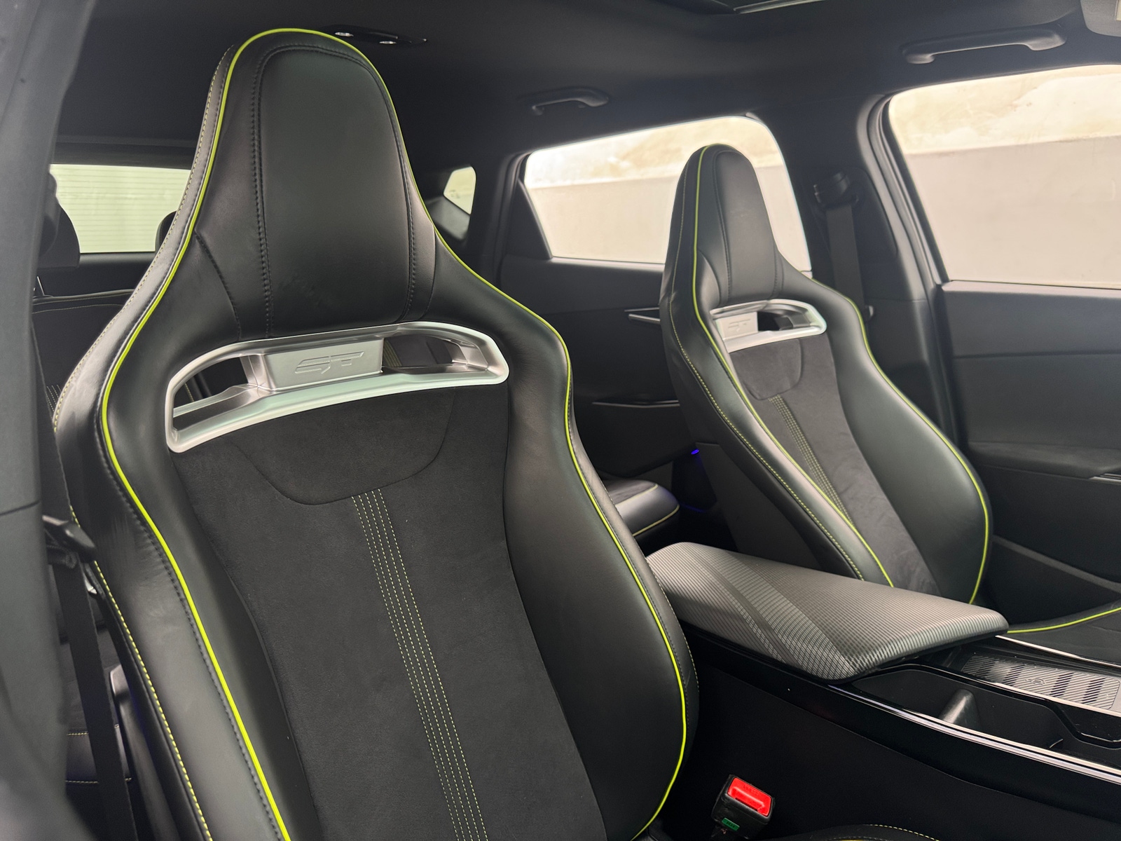 Thumbnail: 2024 Kia EV6 - 2