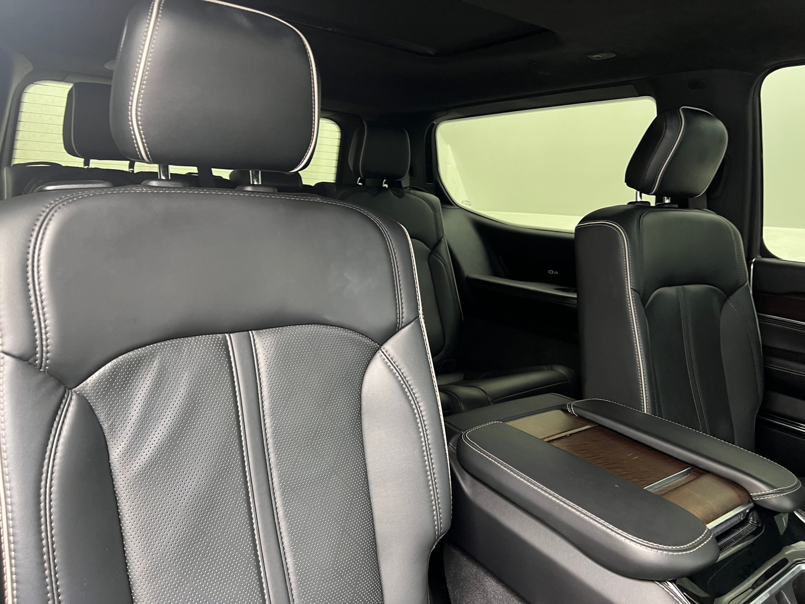 Thumbnail: 2023 Jeep Grand Wagoneer - 5