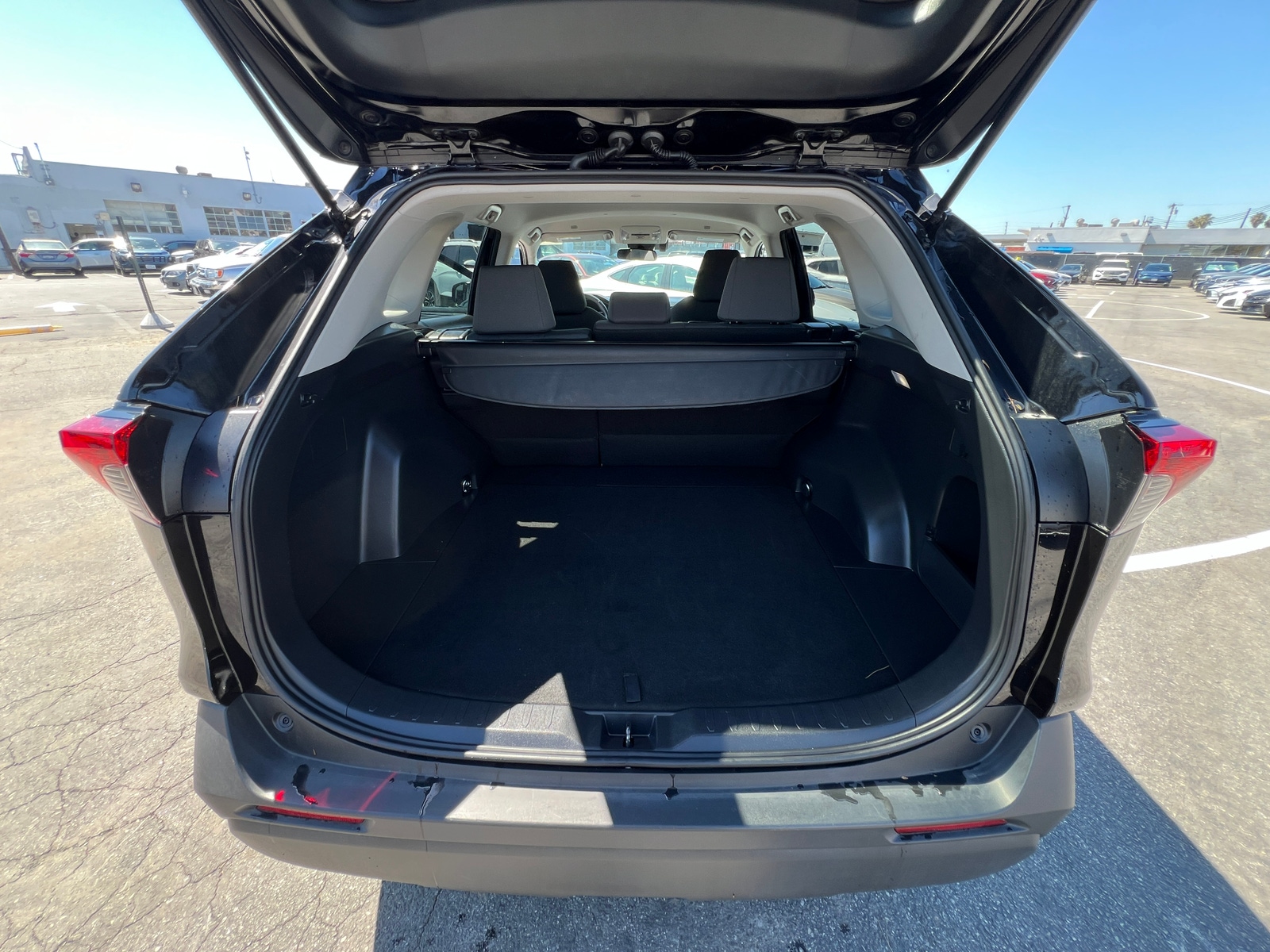 Thumbnail: 2025 Toyota RAV4 - 6