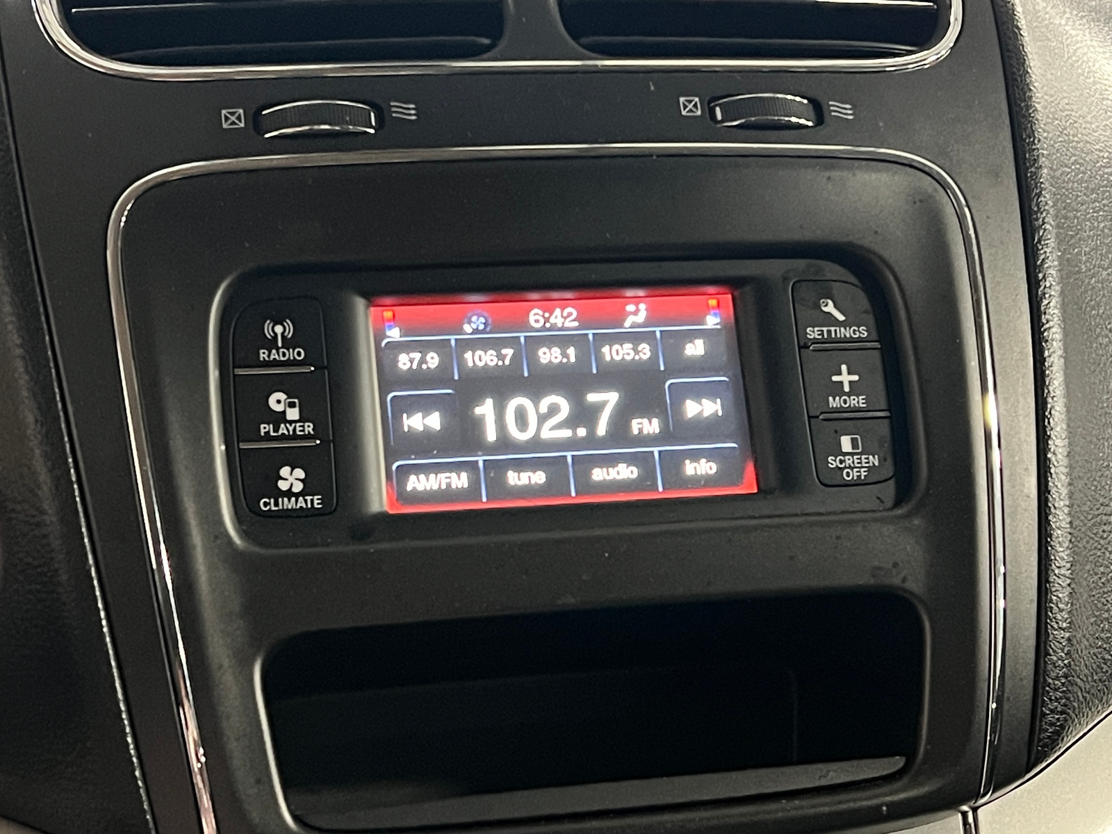 Thumbnail: 2020 Dodge Journey - 4