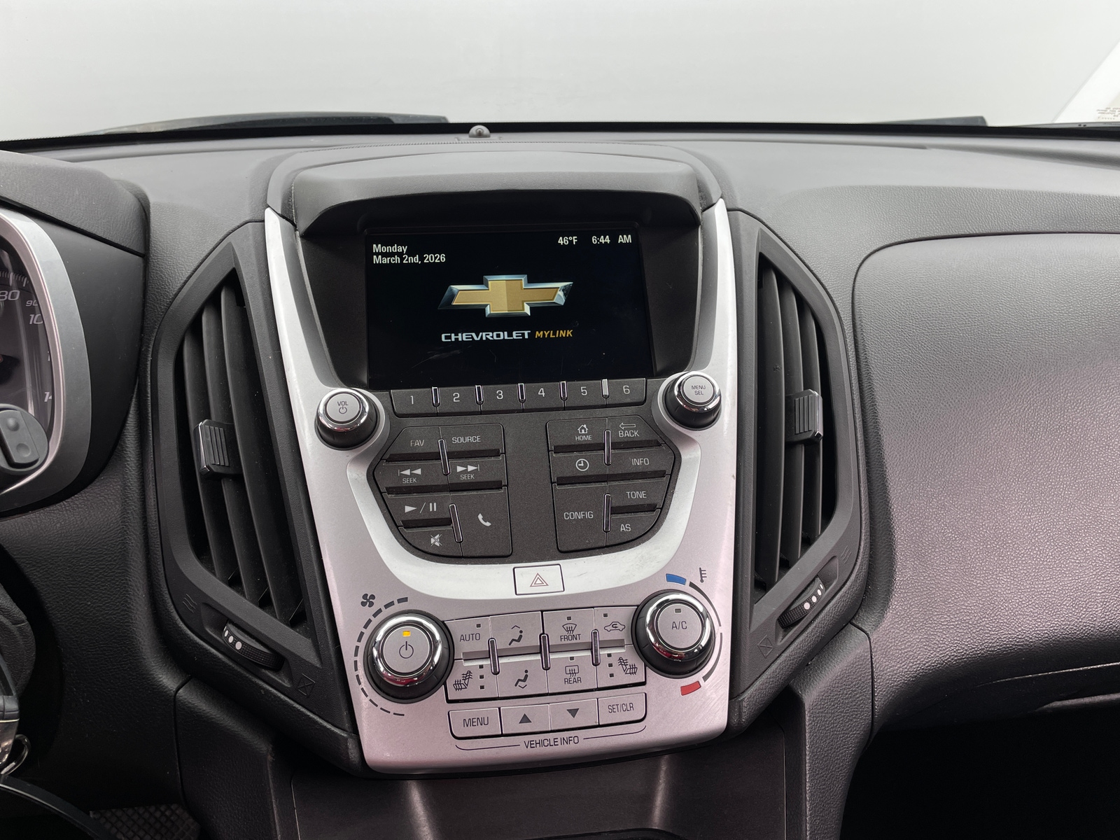 Thumbnail: 2017 Chevrolet Equinox - 4