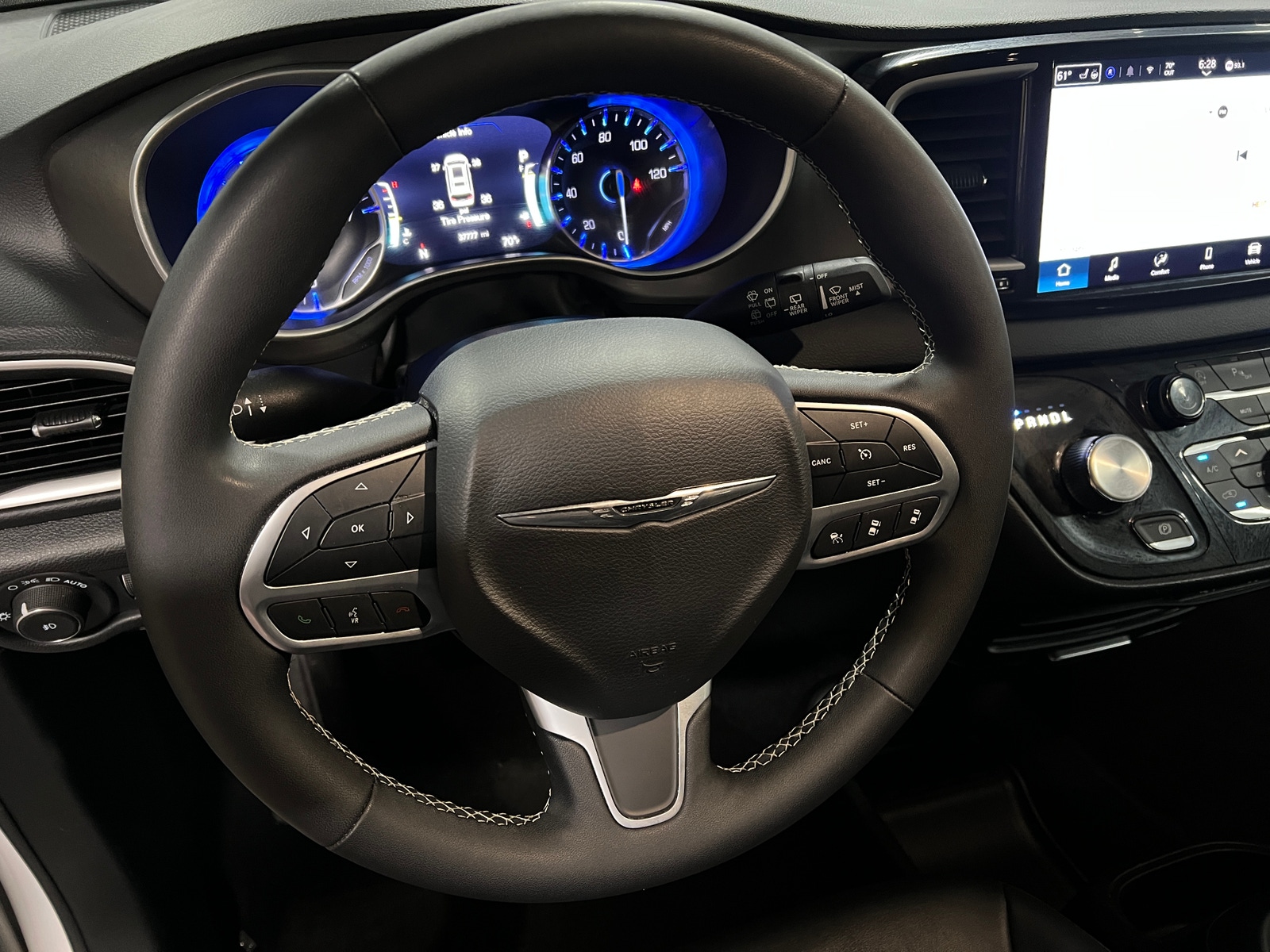 Thumbnail: 2025 Chrysler Pacifica - 4