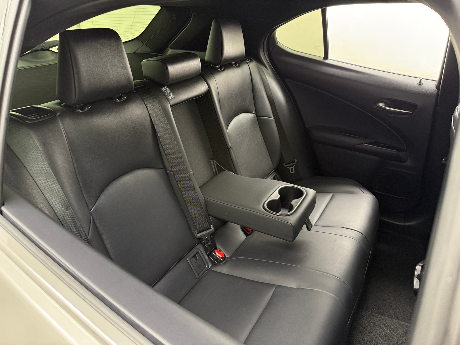 Thumbnail: 2022 Lexus UX - 5