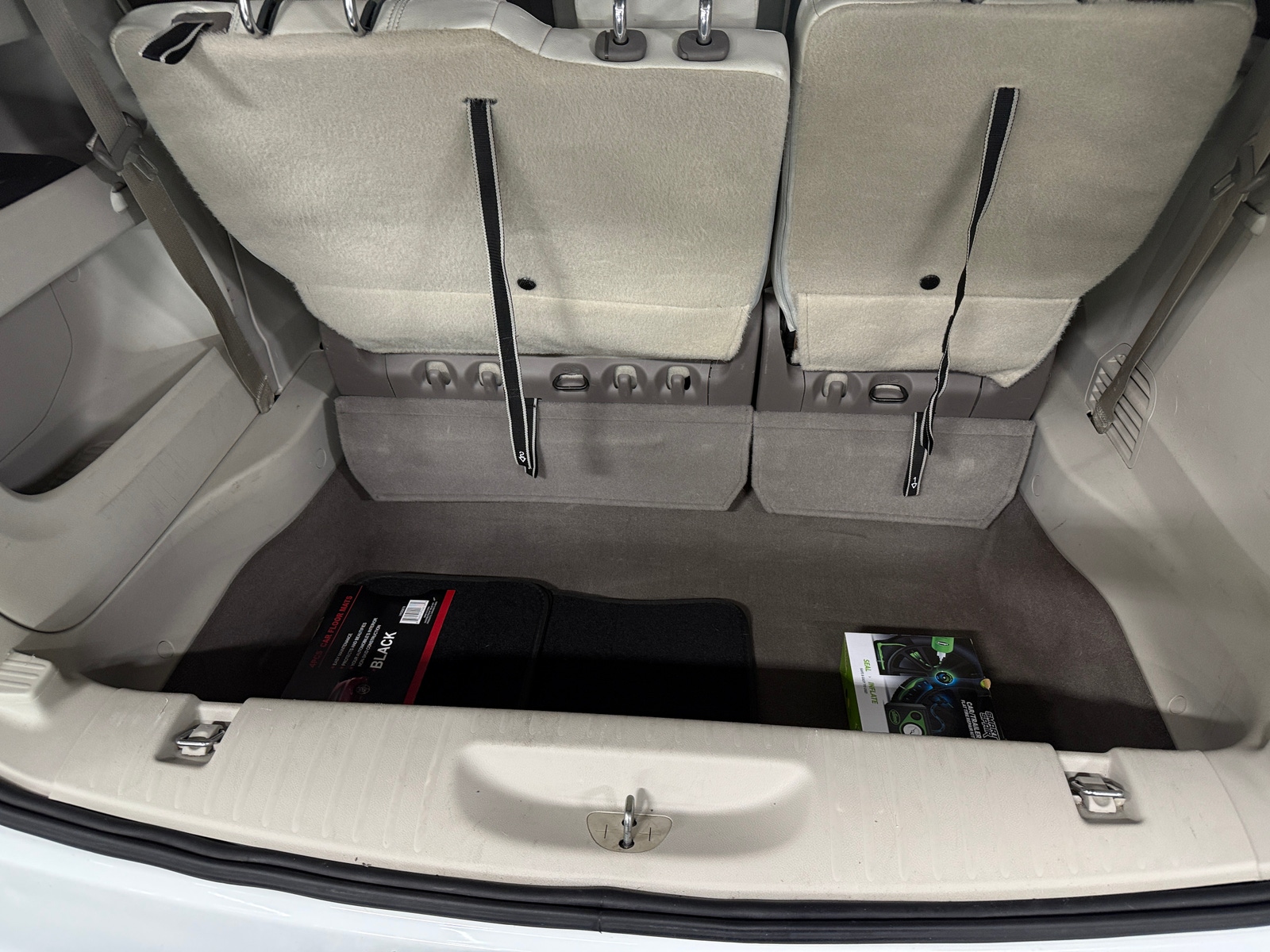 Thumbnail: 2018 Chrysler Pacifica - 7