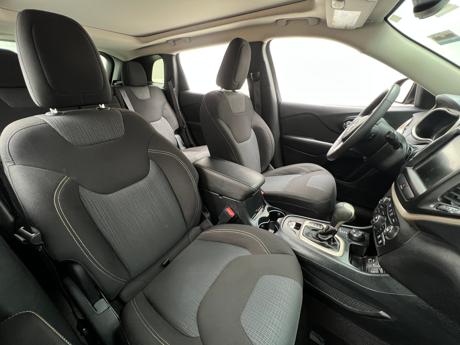 Thumbnail: 2016 Jeep Cherokee - 2