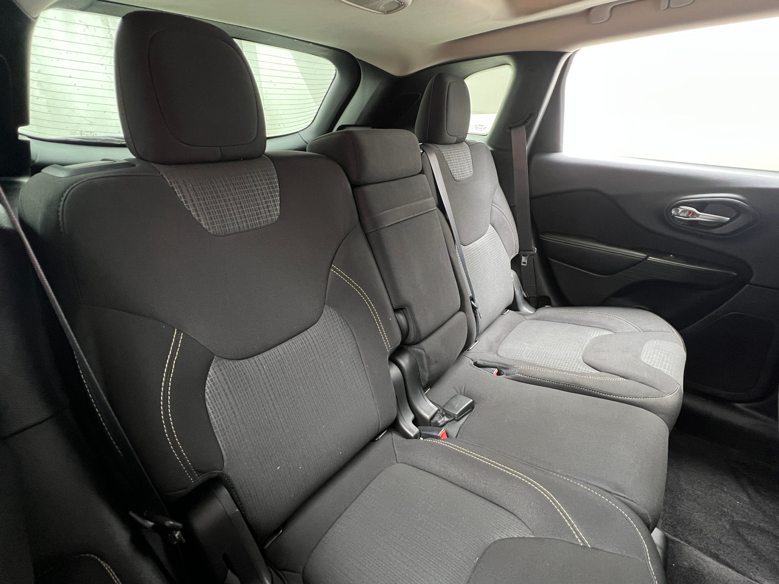 Thumbnail: 2016 Jeep Cherokee - 6