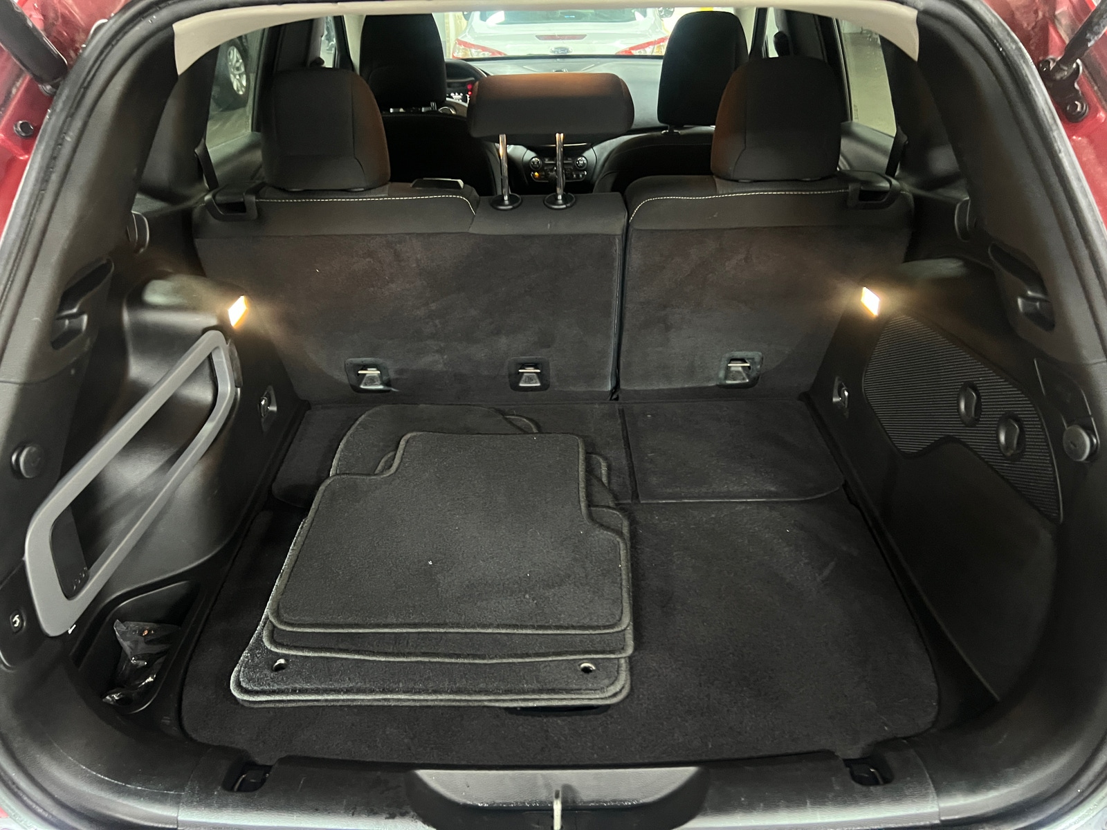 Thumbnail: 2016 Jeep Cherokee - 7