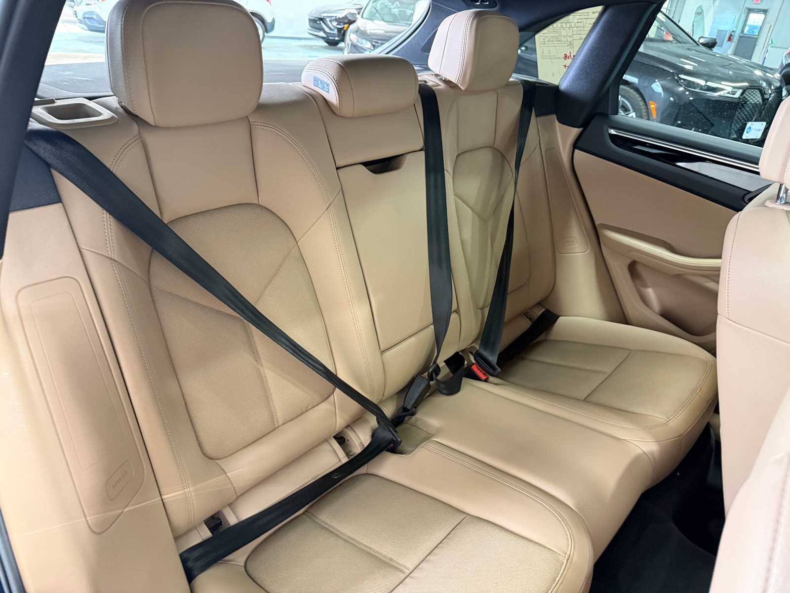 Thumbnail: 2022 Porsche Macan - 5