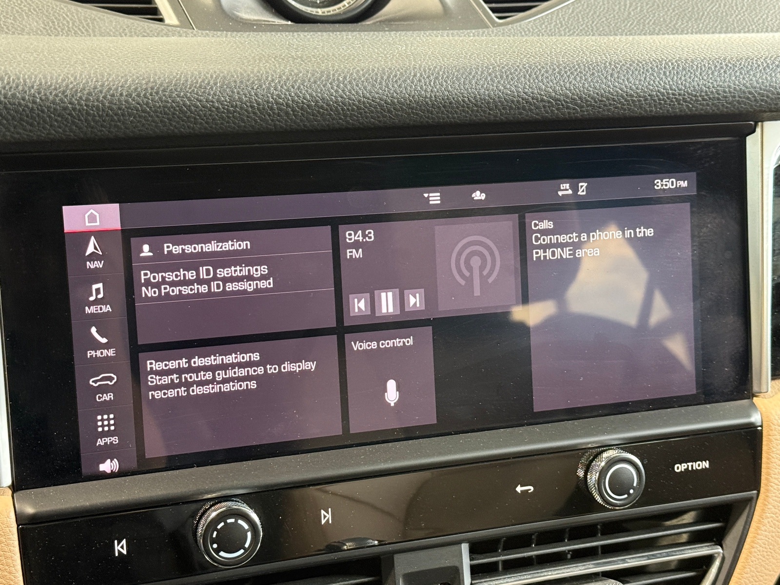 Thumbnail: 2022 Porsche Macan - 3